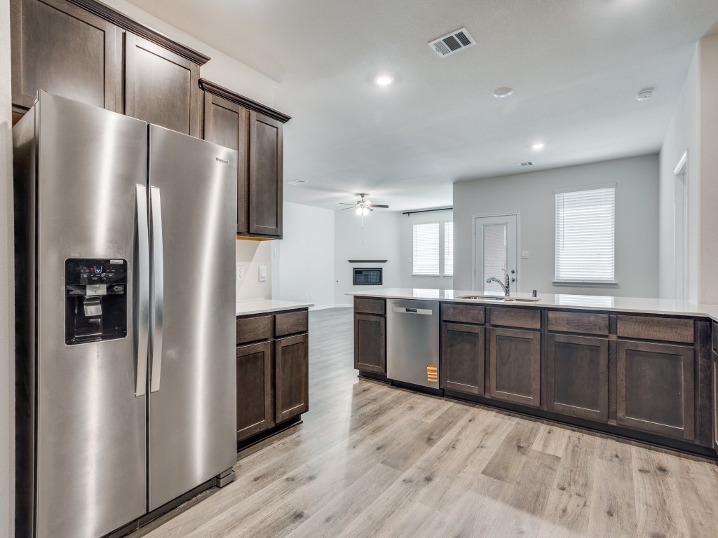 6978 Draper Lane Garland TX 75043