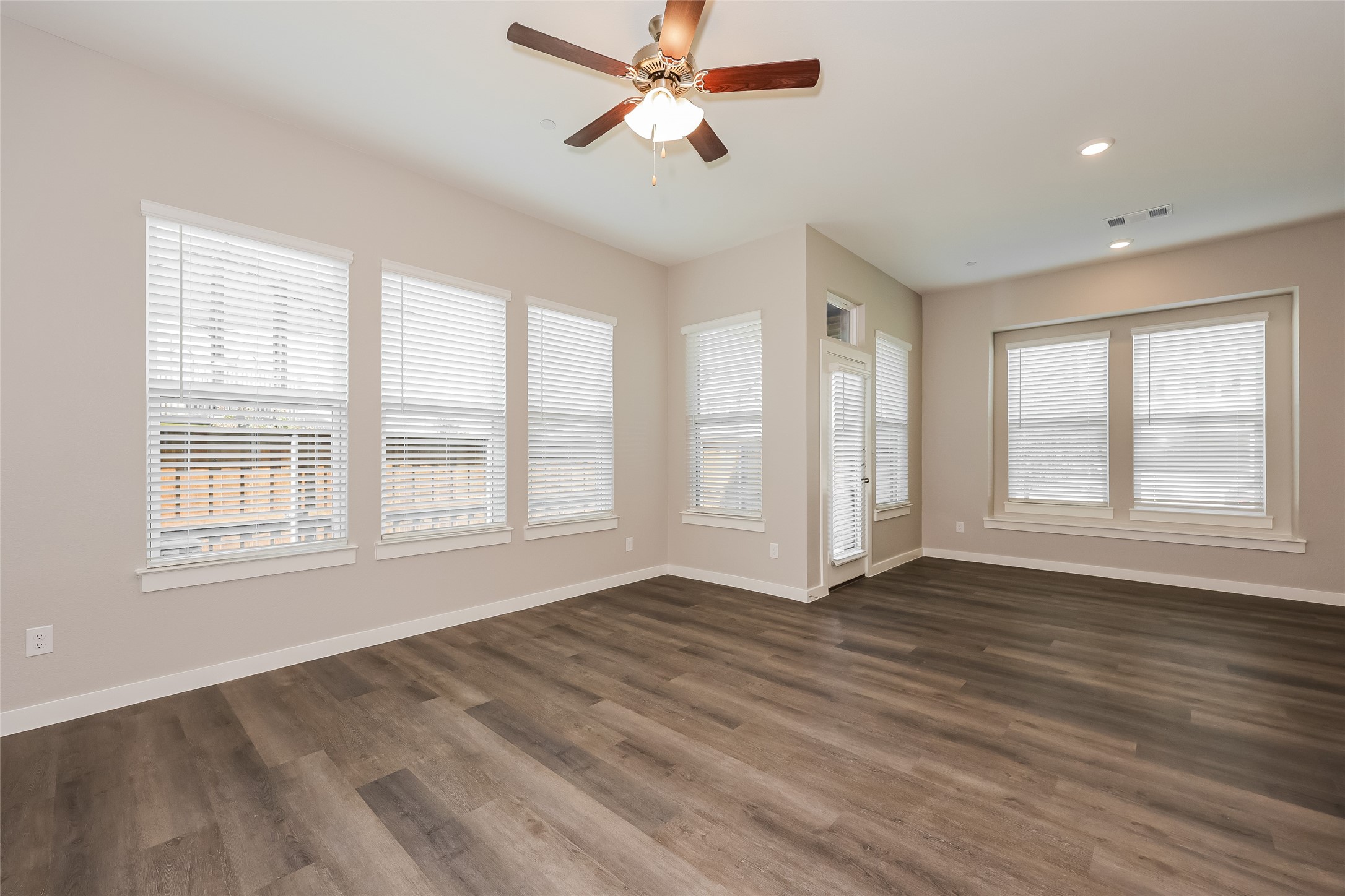 3031 Songbird Lane Garland TX 75043