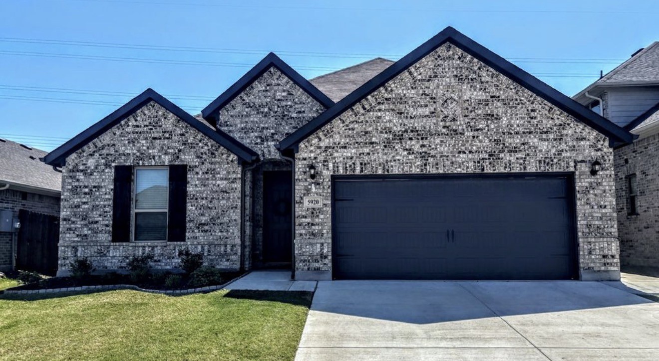 5920 Halls Lake Loop Fort Worth TX 76179