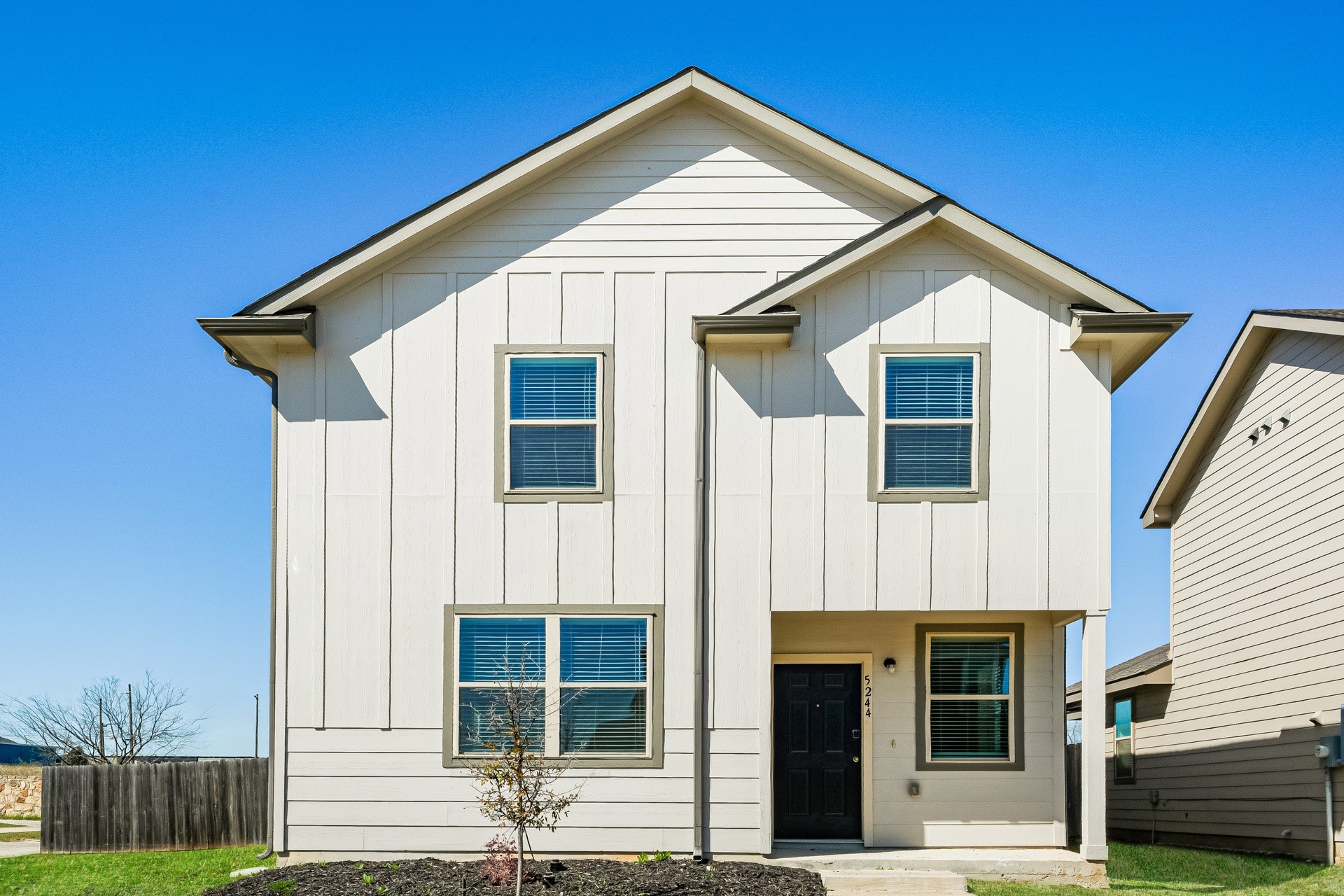 5244 Applegate Drive Fort Worth TX 76119