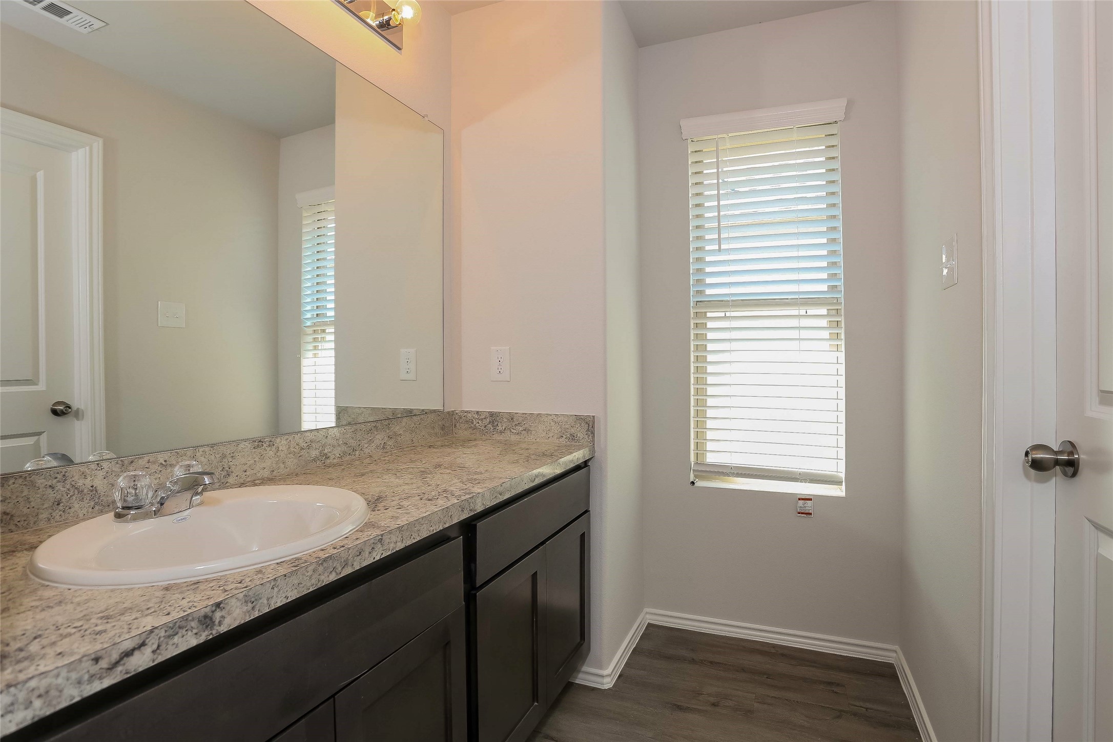 5244 Applegate Drive Fort Worth TX 76119