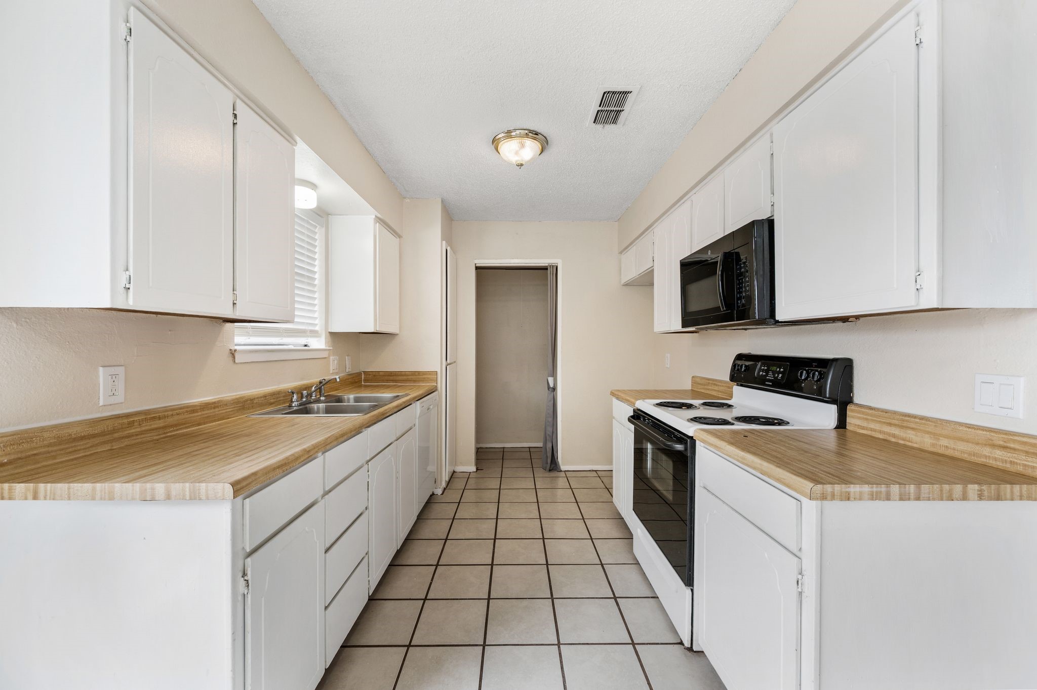 6301 Sunnybrook Drive Watauga TX 76148