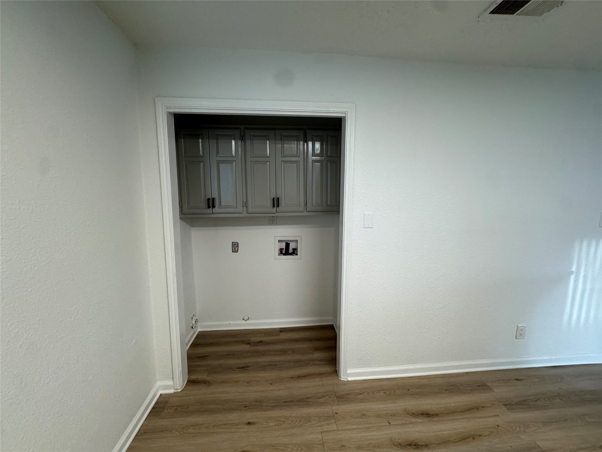 762 E Warrior Trail Grand Prairie TX 75052