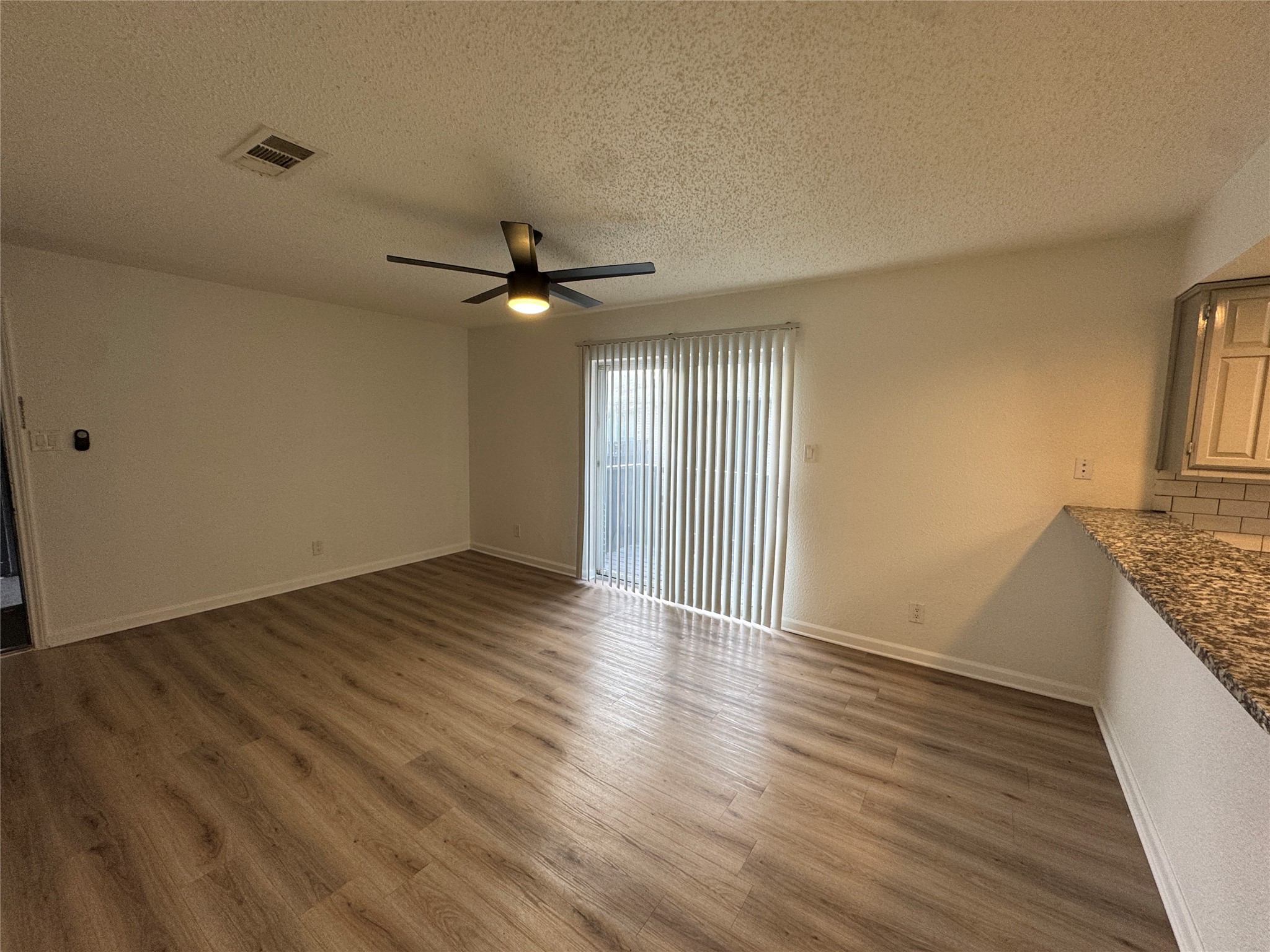 762 E Warrior Trail Grand Prairie TX 75052