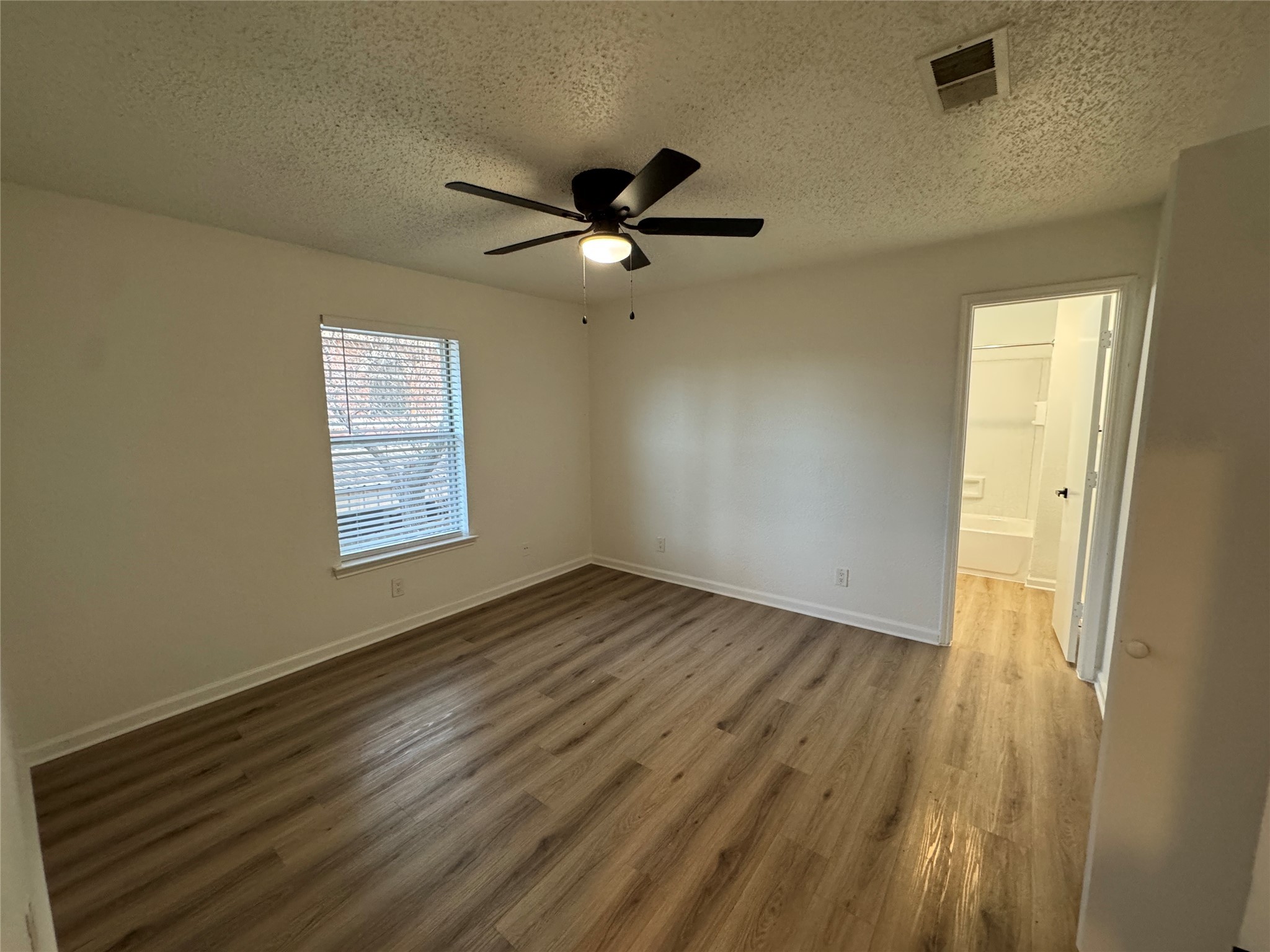 762 E Warrior Trail Grand Prairie TX 75052