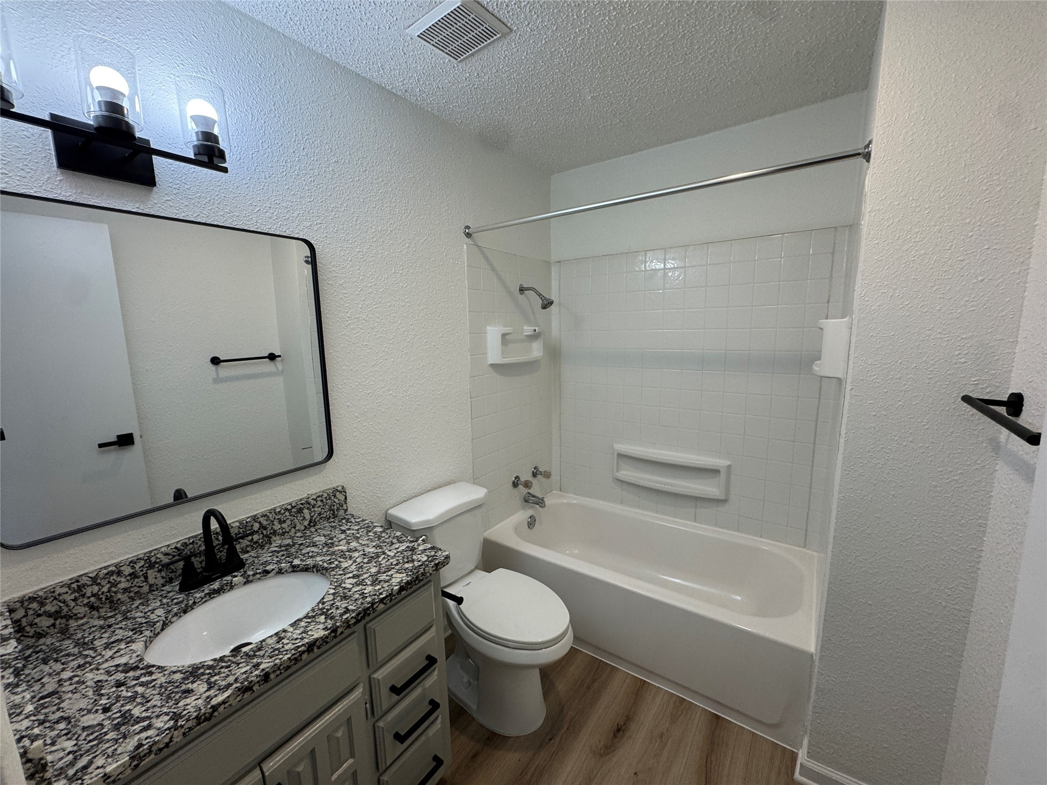 762 E Warrior Trail Grand Prairie TX 75052