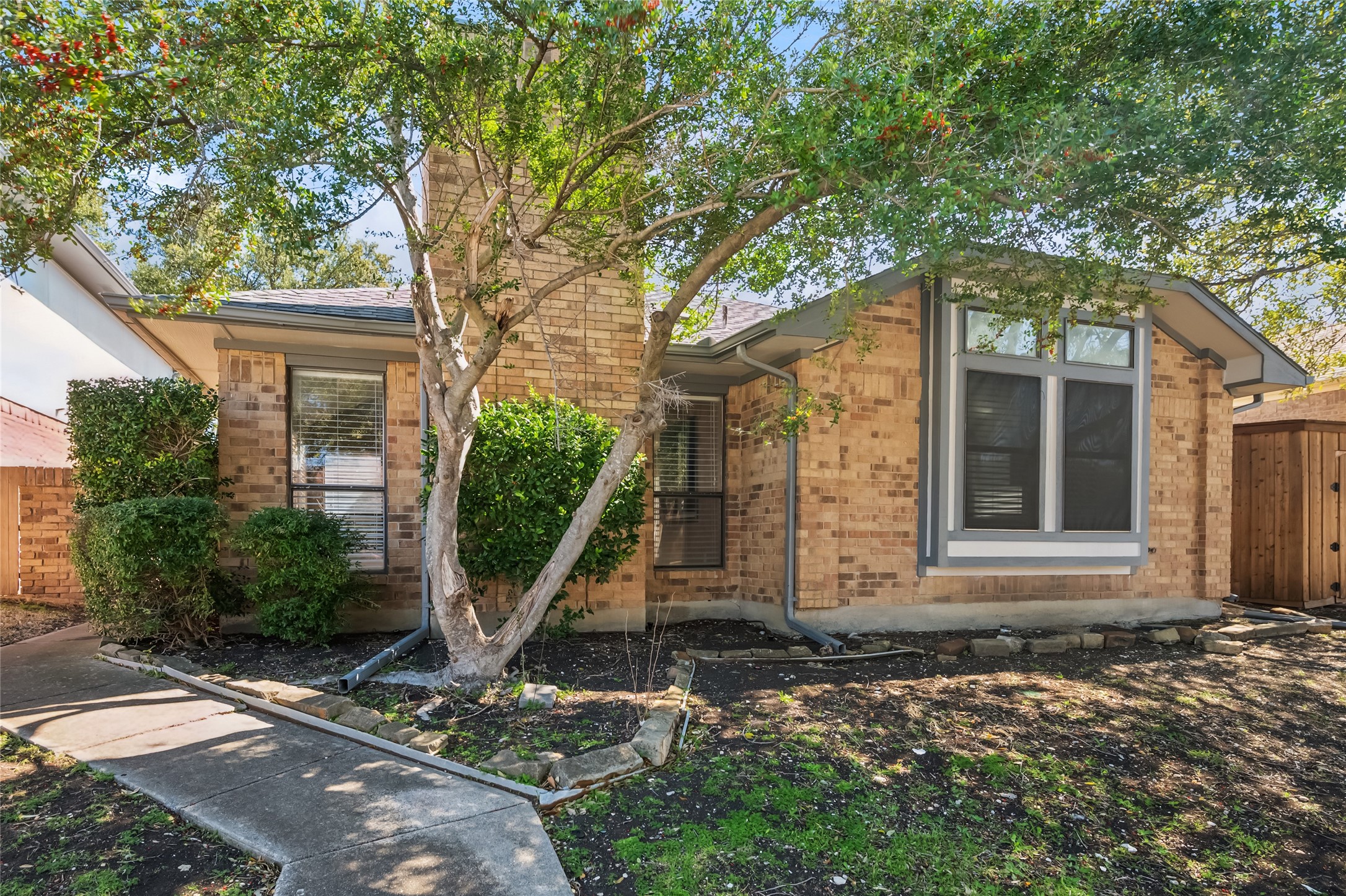 16650 Cleary Circle Dallas TX 75248