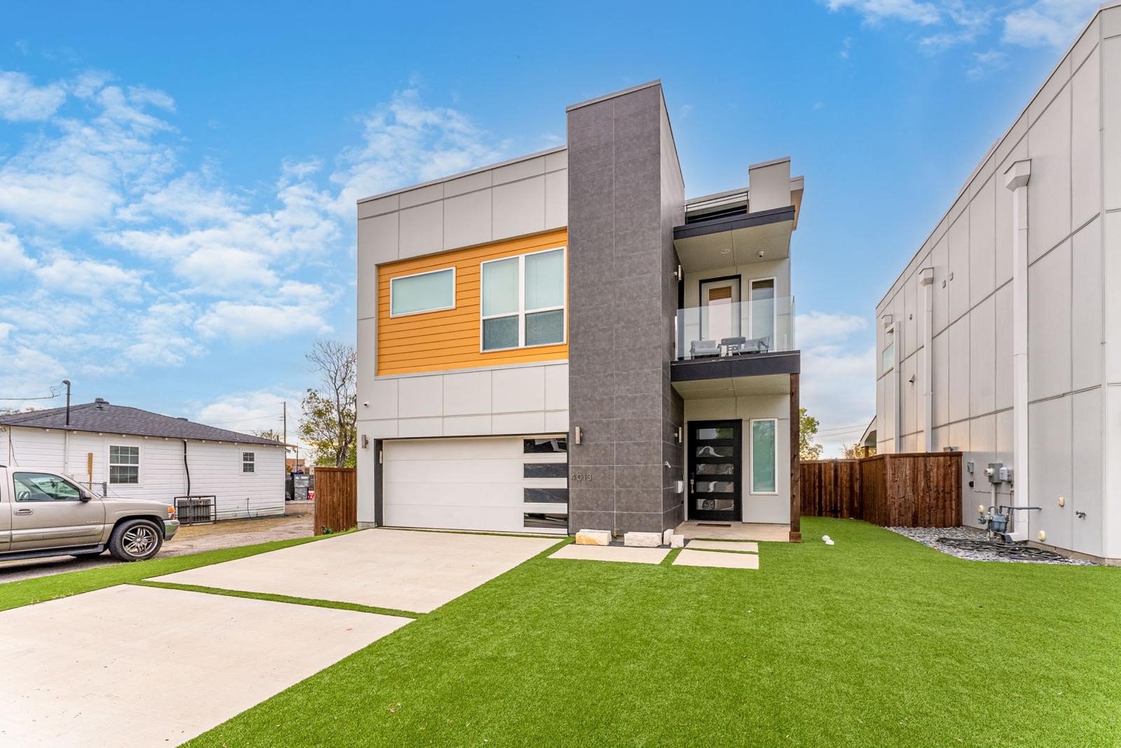 4013 Ivanhoe Lane Dallas TX 75212