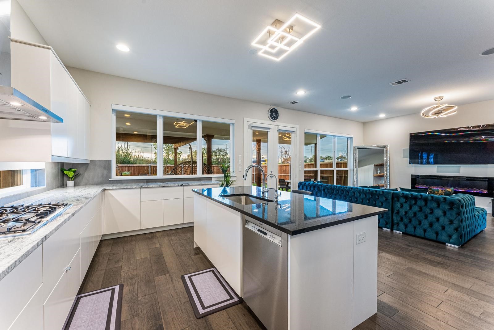 4013 Ivanhoe Lane Dallas TX 75212