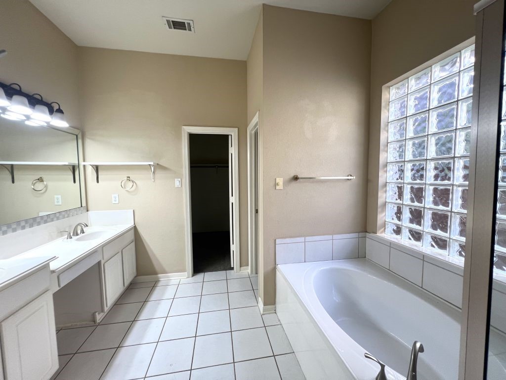 1570 Bonham Parkway Lantana TX 76226