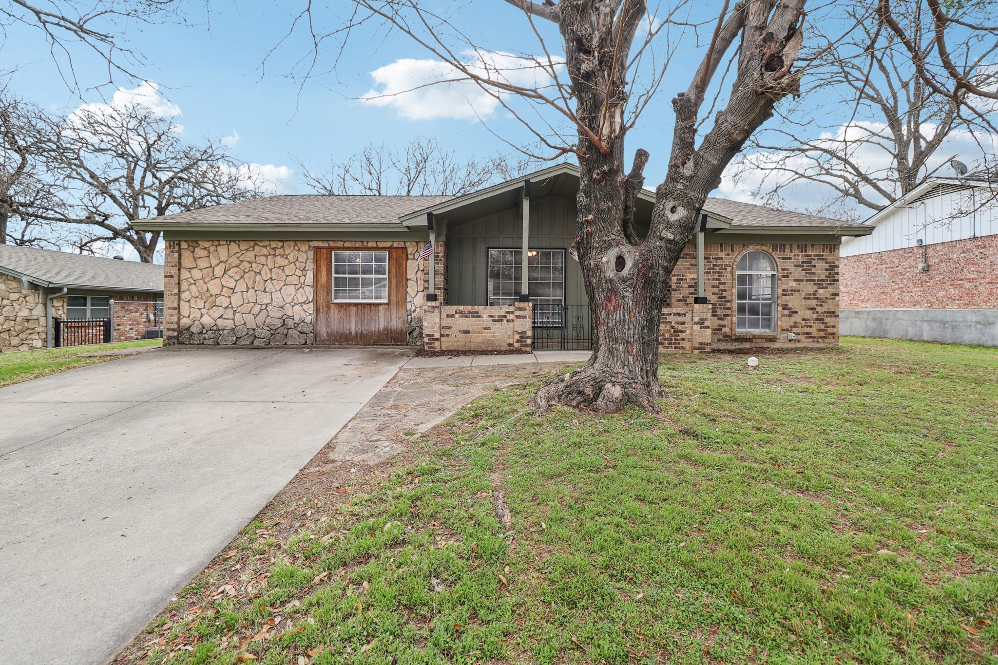 413 Glenhaven Drive Azle TX 76020