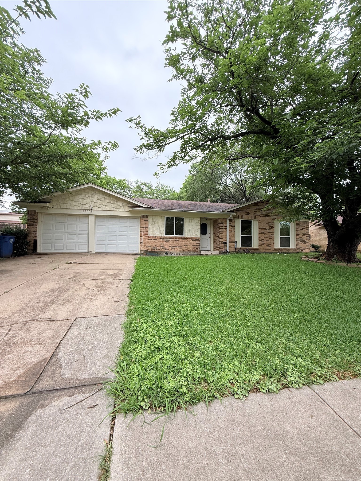2707 Mark Twain Drive Farmers Branch TX 75234