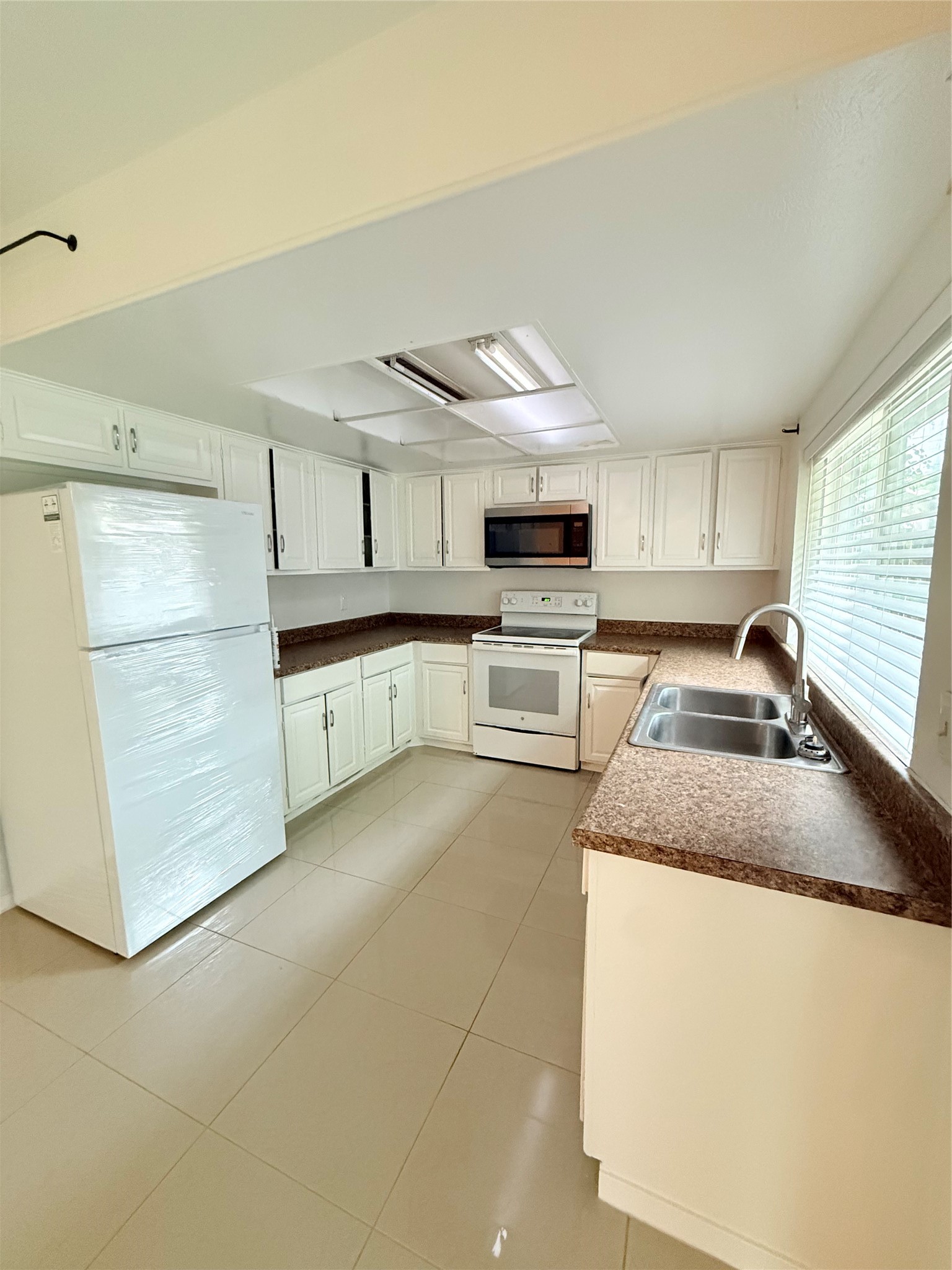 2707 Mark Twain Drive Farmers Branch TX 75234