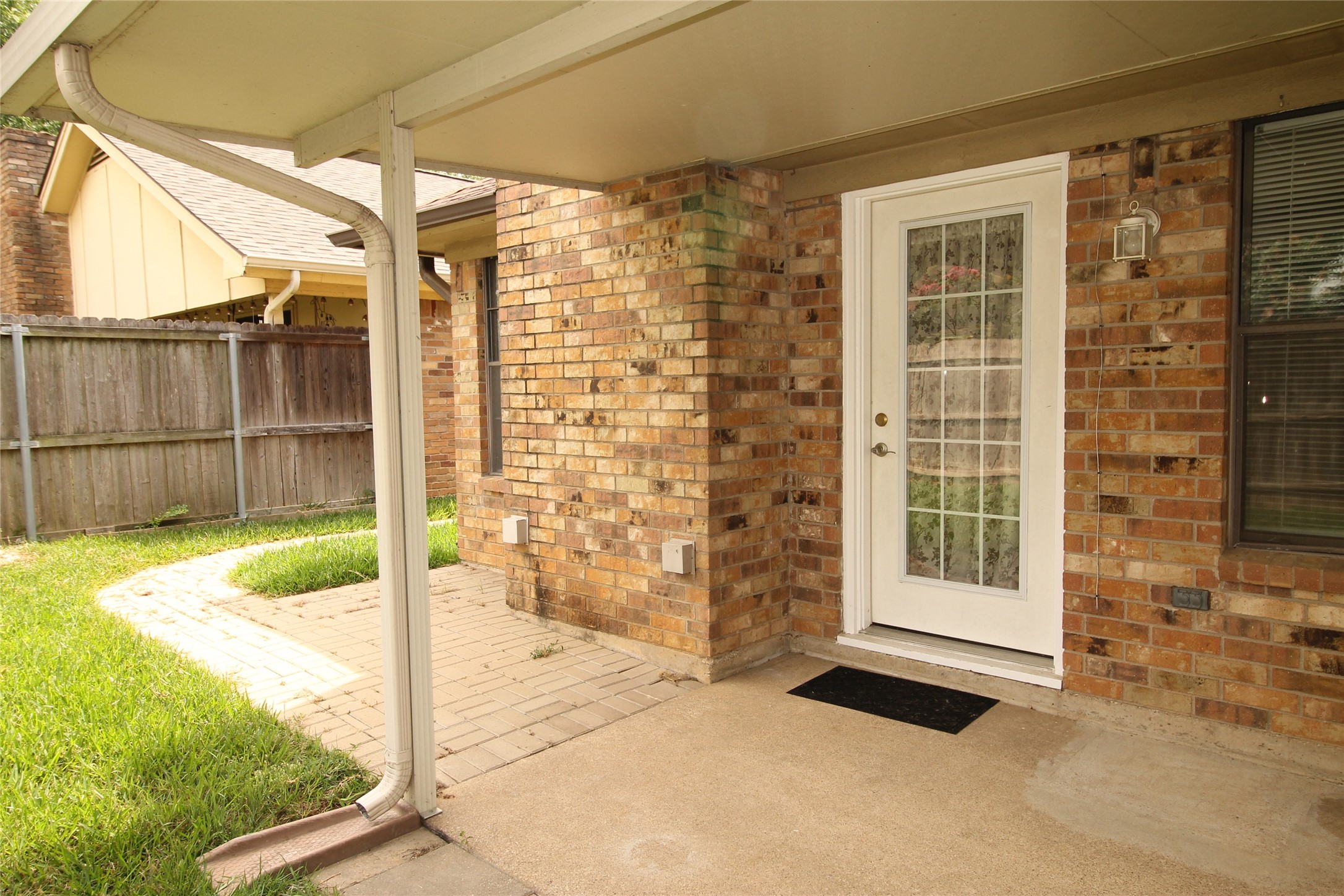 1714 Red Bud Lane Euless TX 76039