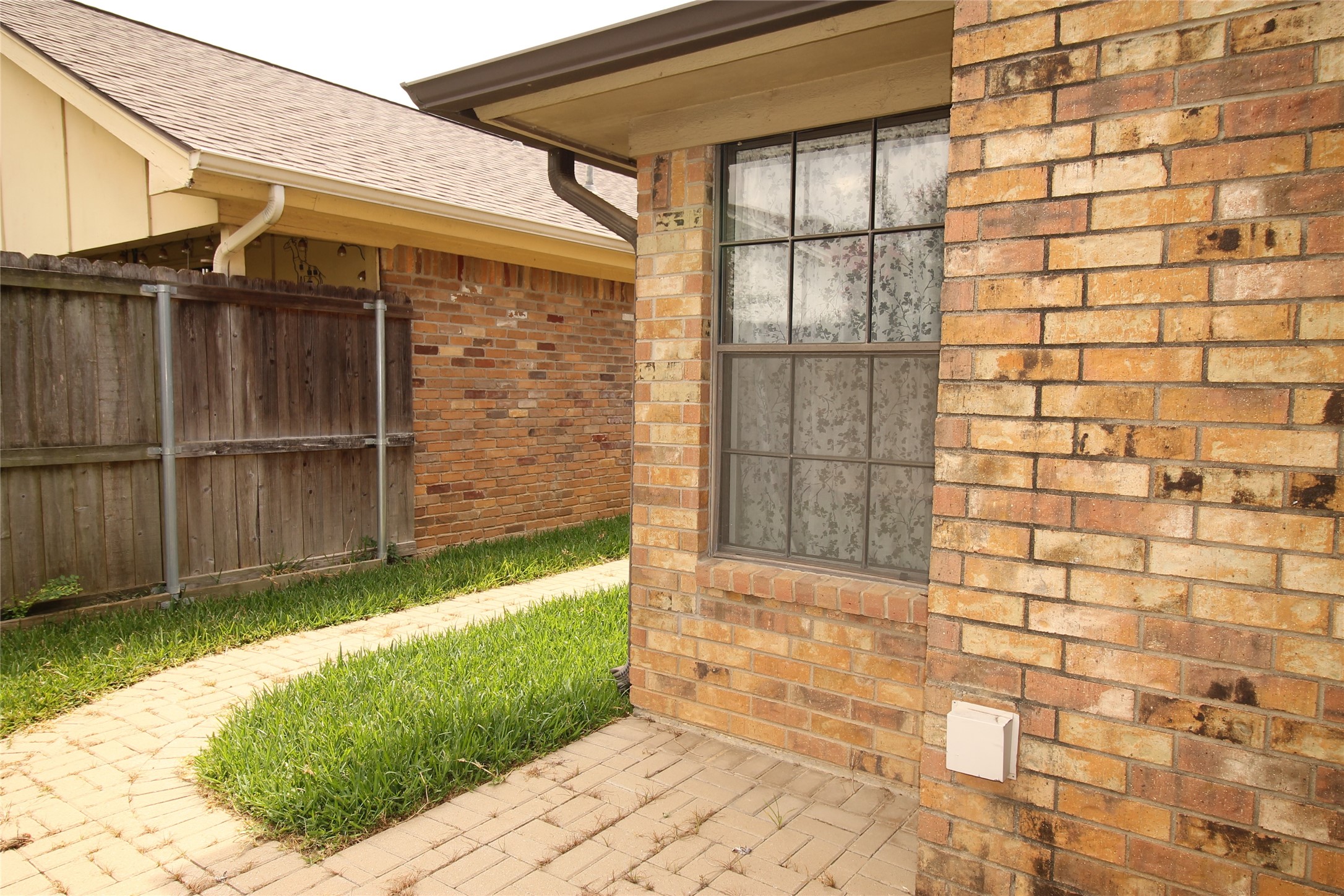 1714 Red Bud Lane Euless TX 76039
