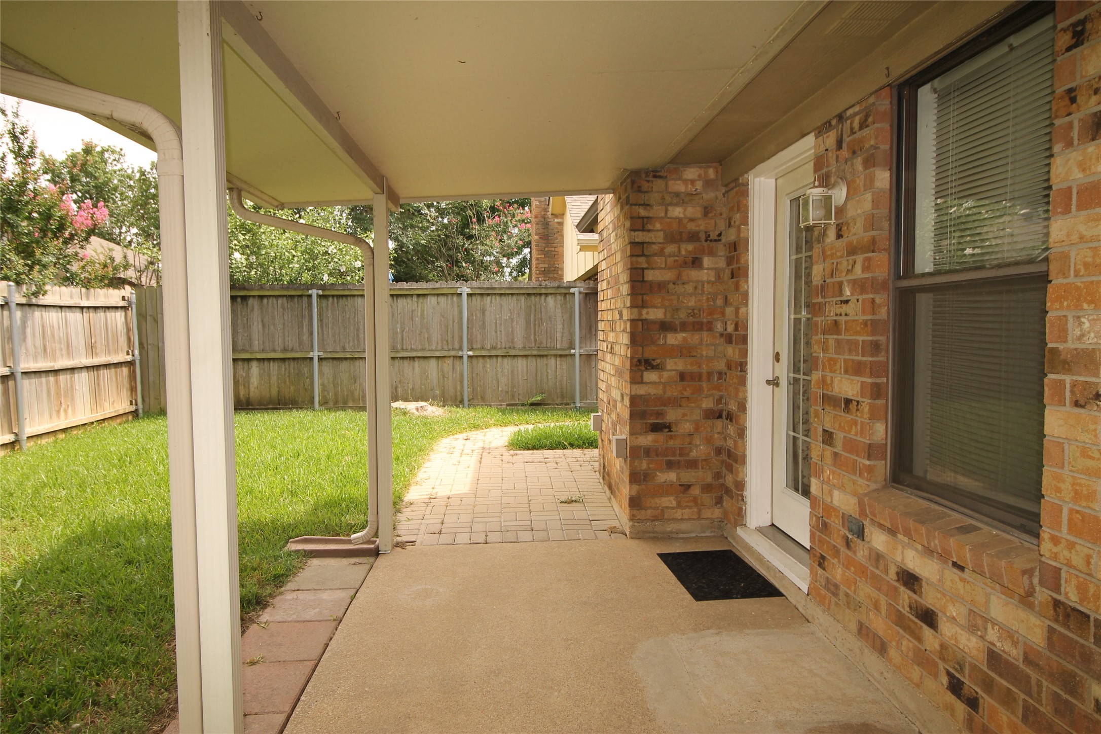 1714 Red Bud Lane Euless TX 76039