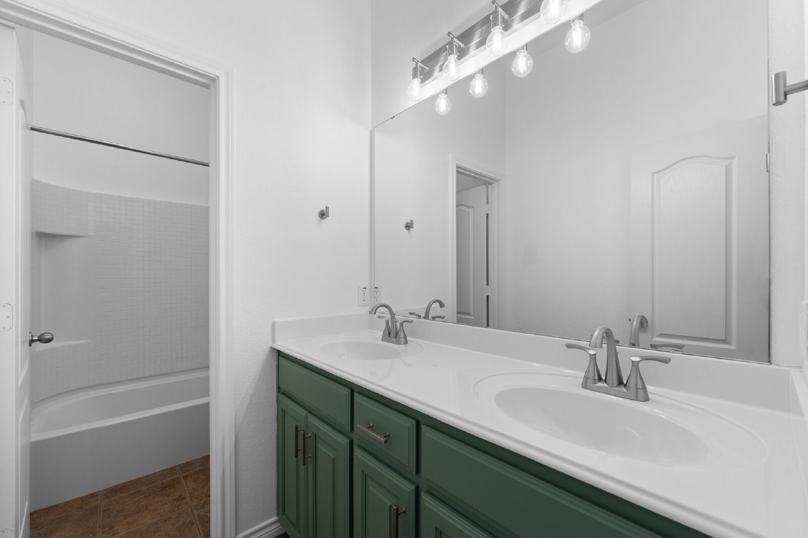 400 Hidden Lake Court Burleson TX 76028