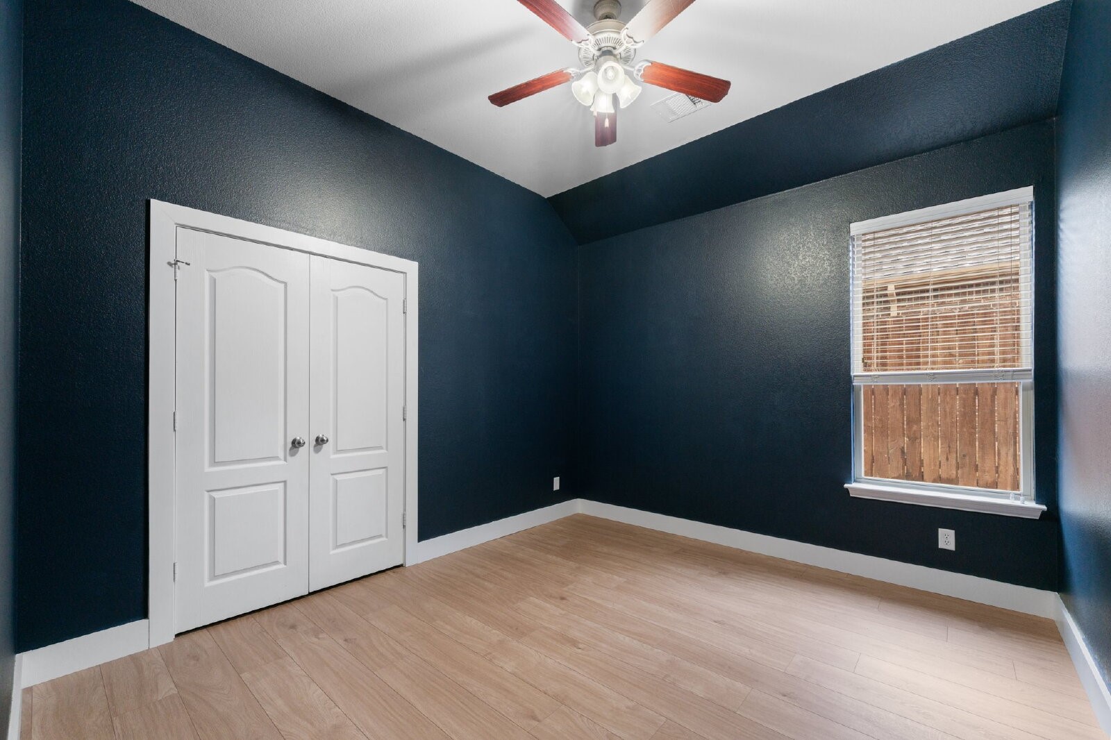 400 Hidden Lake Court Burleson TX 76028