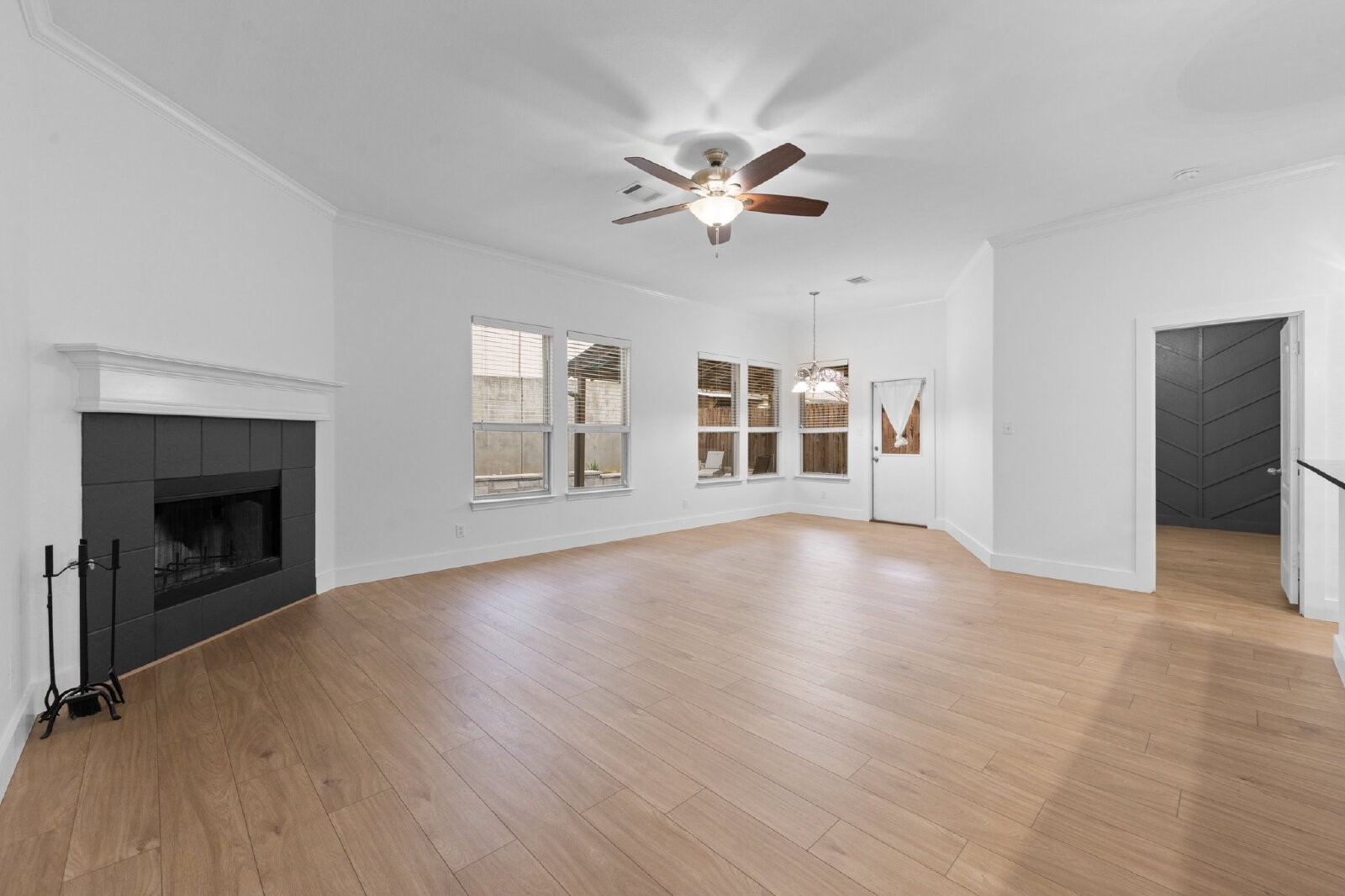 400 Hidden Lake Court Burleson TX 76028