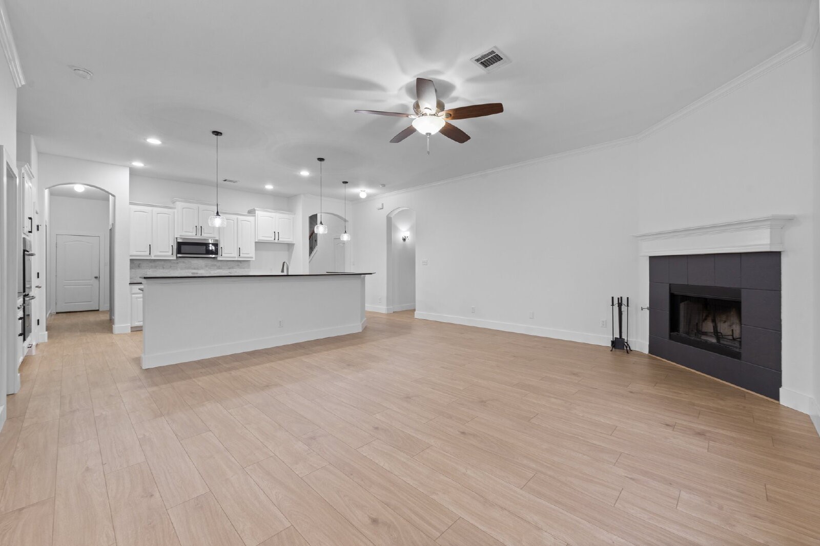 400 Hidden Lake Court Burleson TX 76028