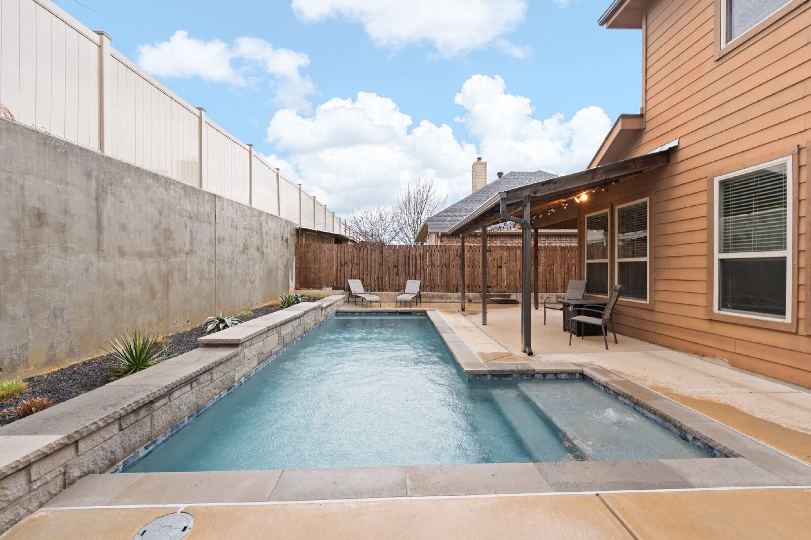 400 Hidden Lake Court Burleson TX 76028