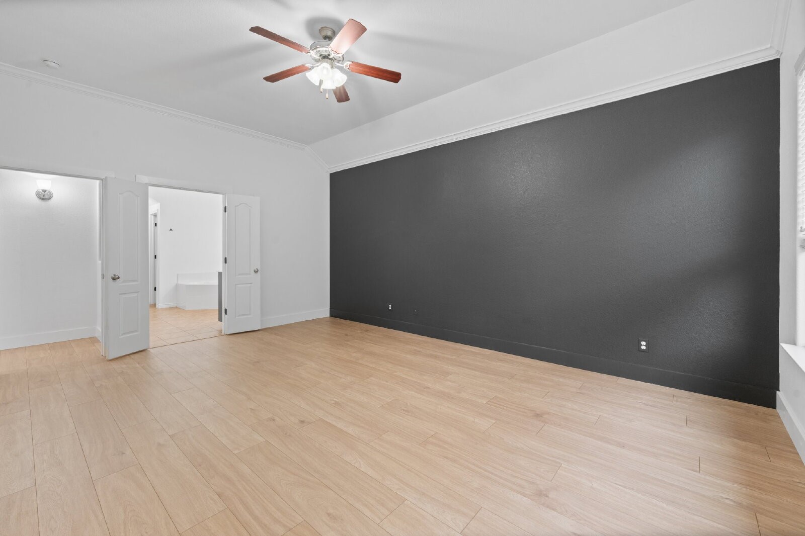 400 Hidden Lake Court Burleson TX 76028