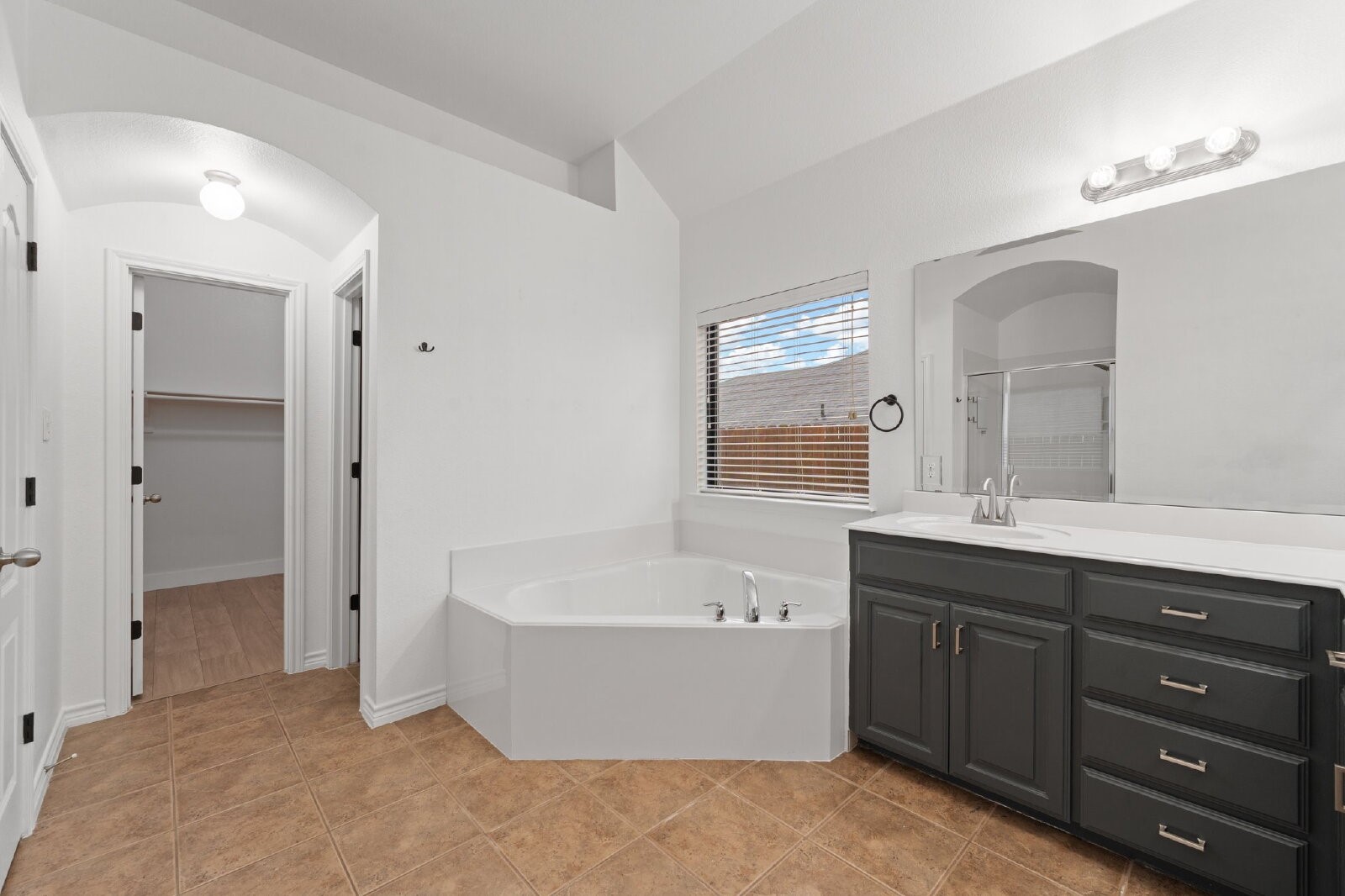 400 Hidden Lake Court Burleson TX 76028