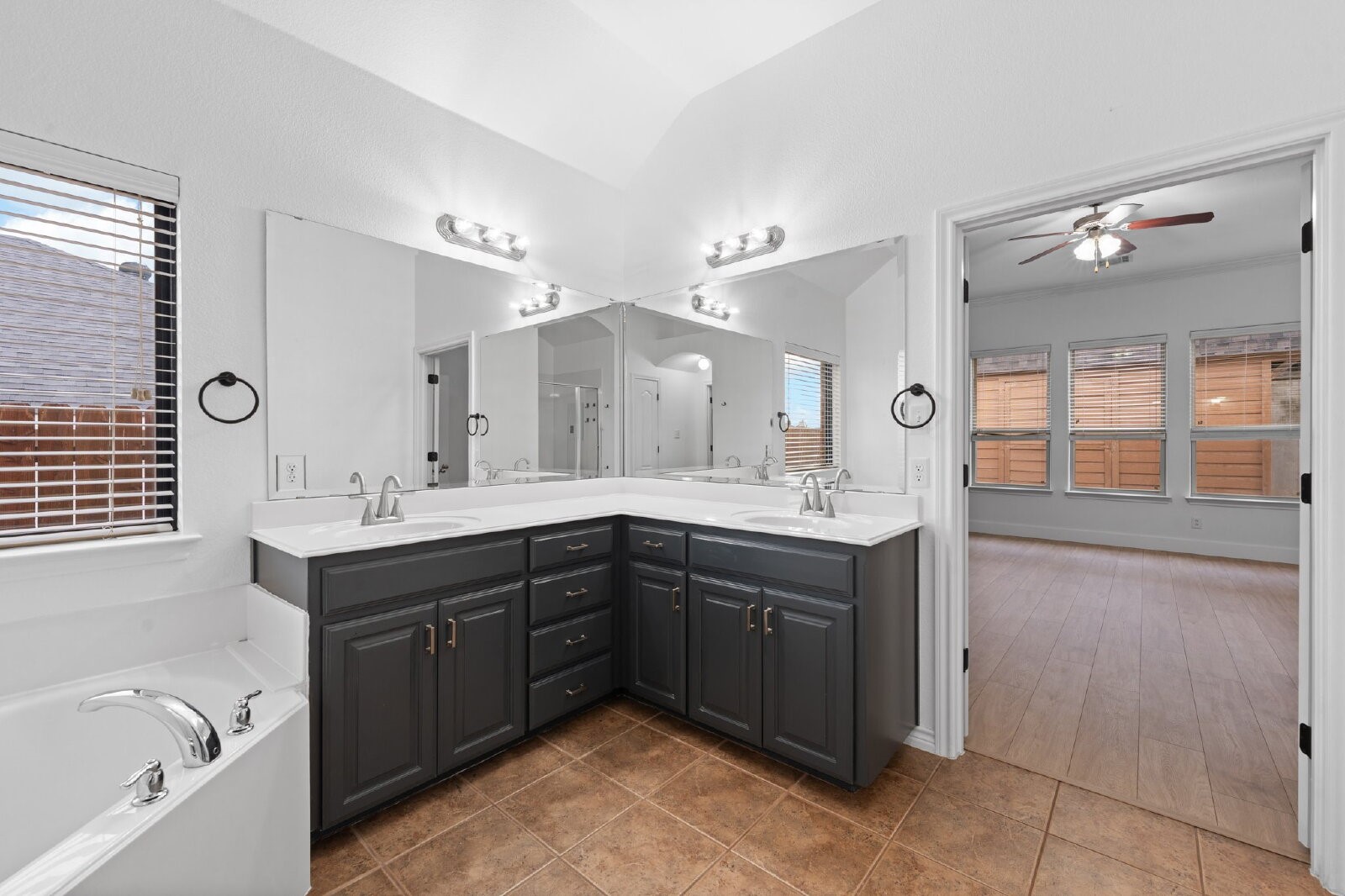 400 Hidden Lake Court Burleson TX 76028