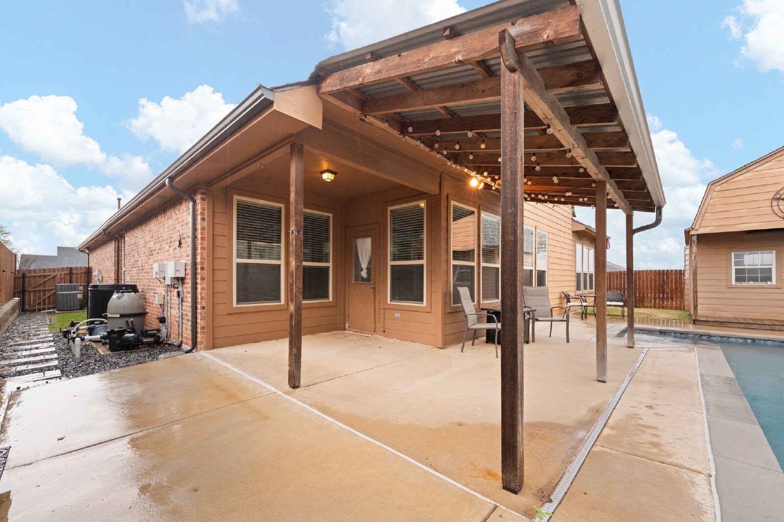 400 Hidden Lake Court Burleson TX 76028