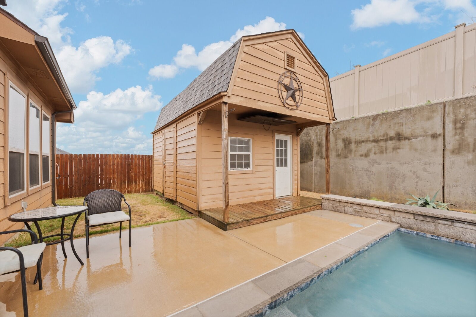 400 Hidden Lake Court Burleson TX 76028