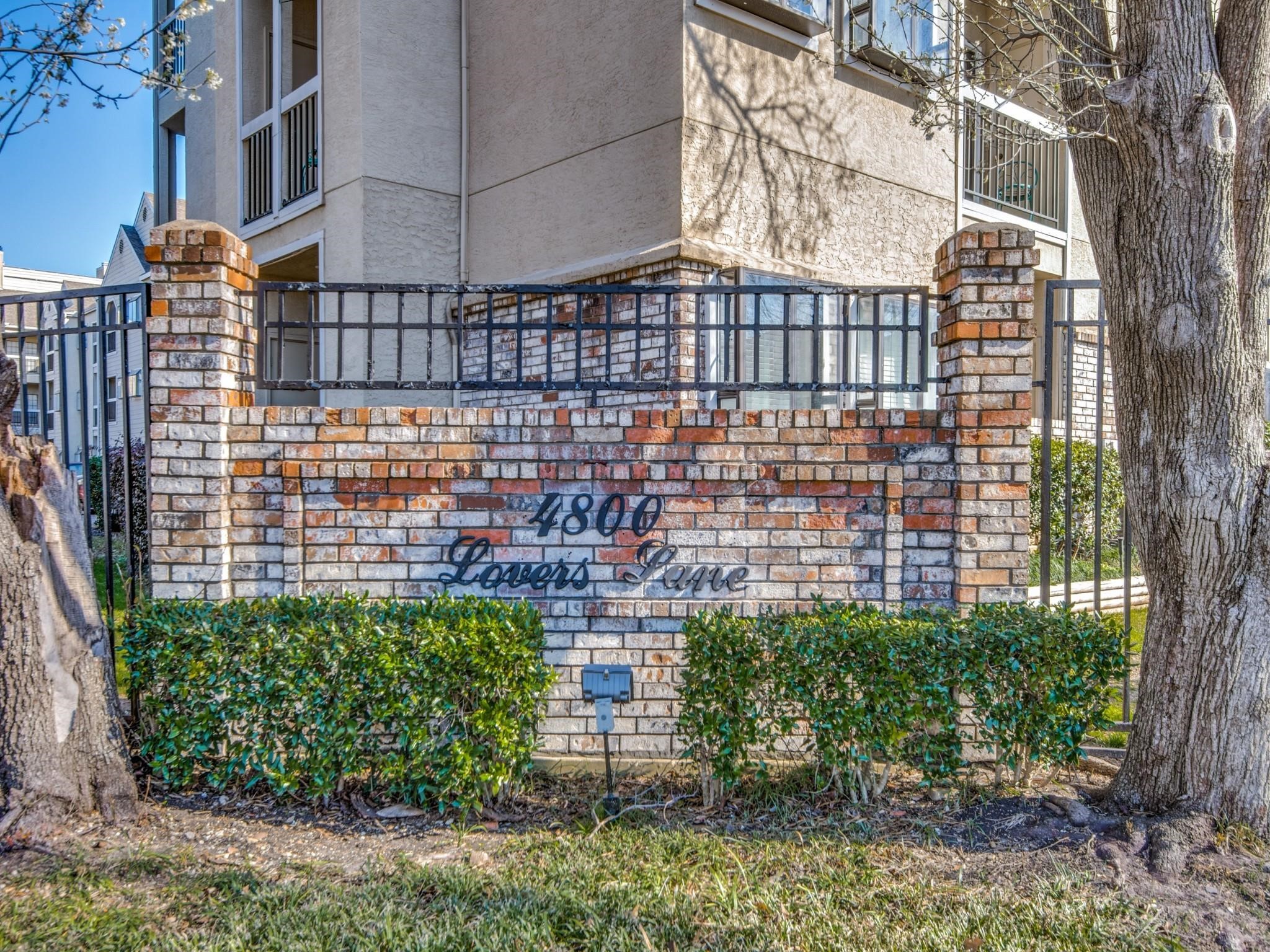 4800 W Lovers Lane Dallas TX 75209