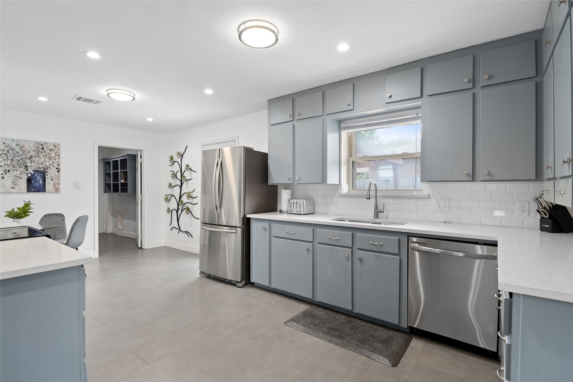 3364 Darvany Drive Dallas TX 75220