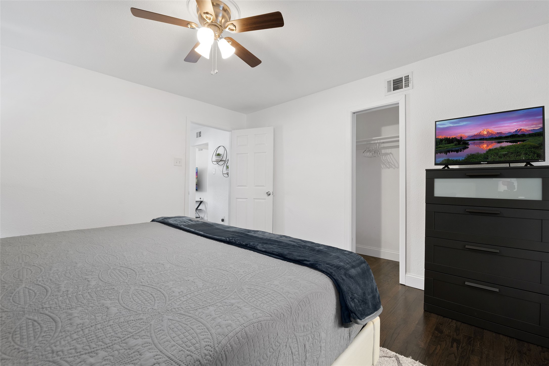 3364 Darvany Drive Dallas TX 75220