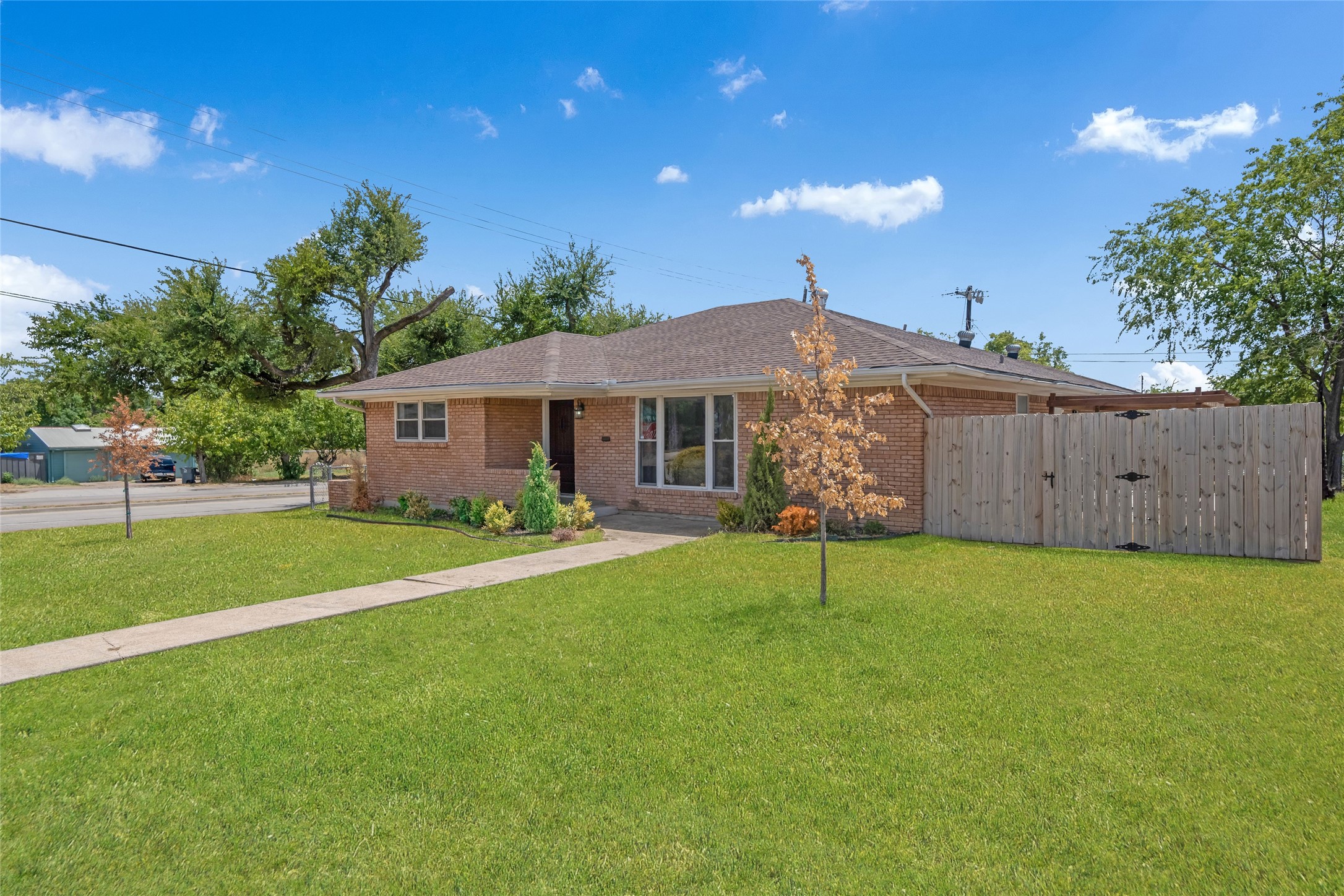3364 Darvany Drive Dallas TX 75220