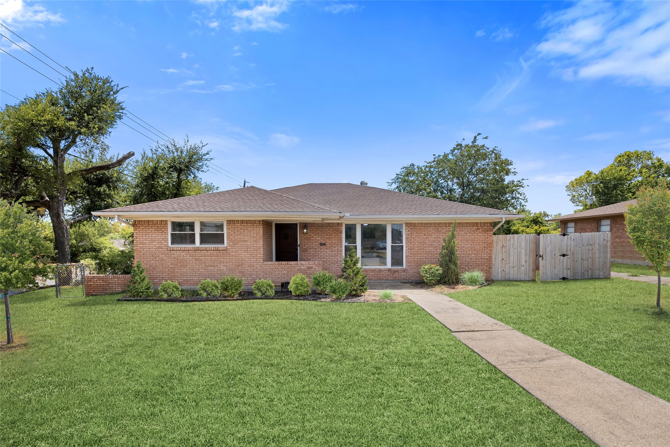 3364 Darvany Drive Dallas TX 75220