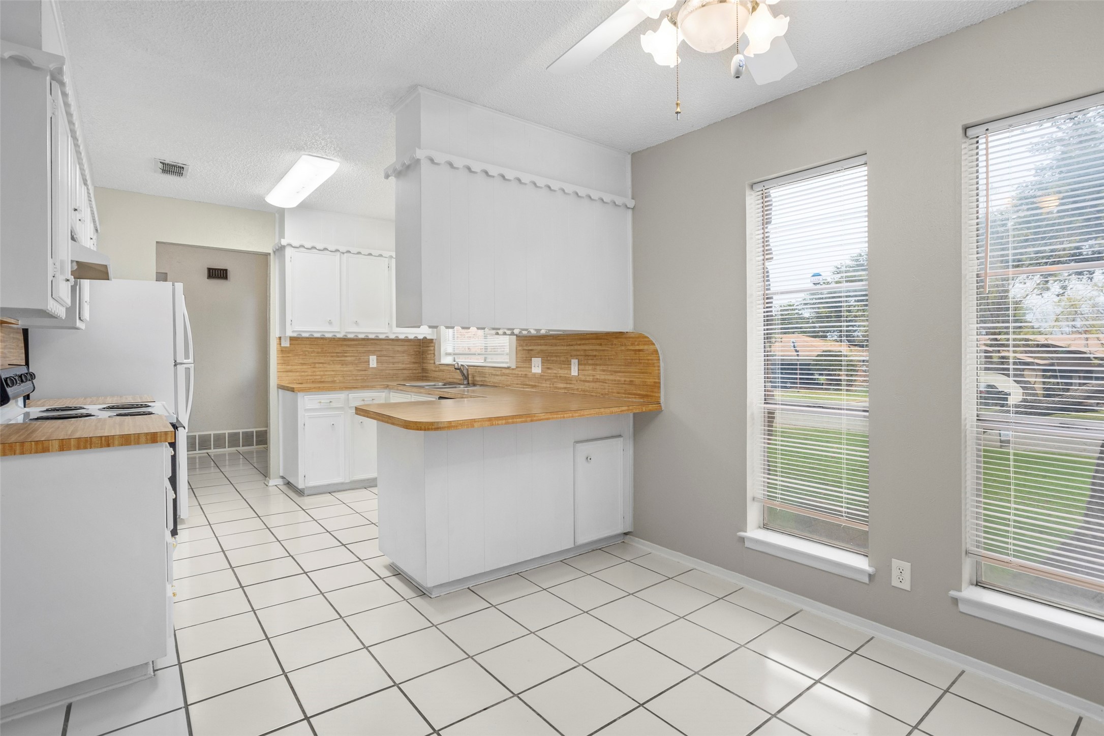 1024 Edgewood Trail Benbrook TX 76126