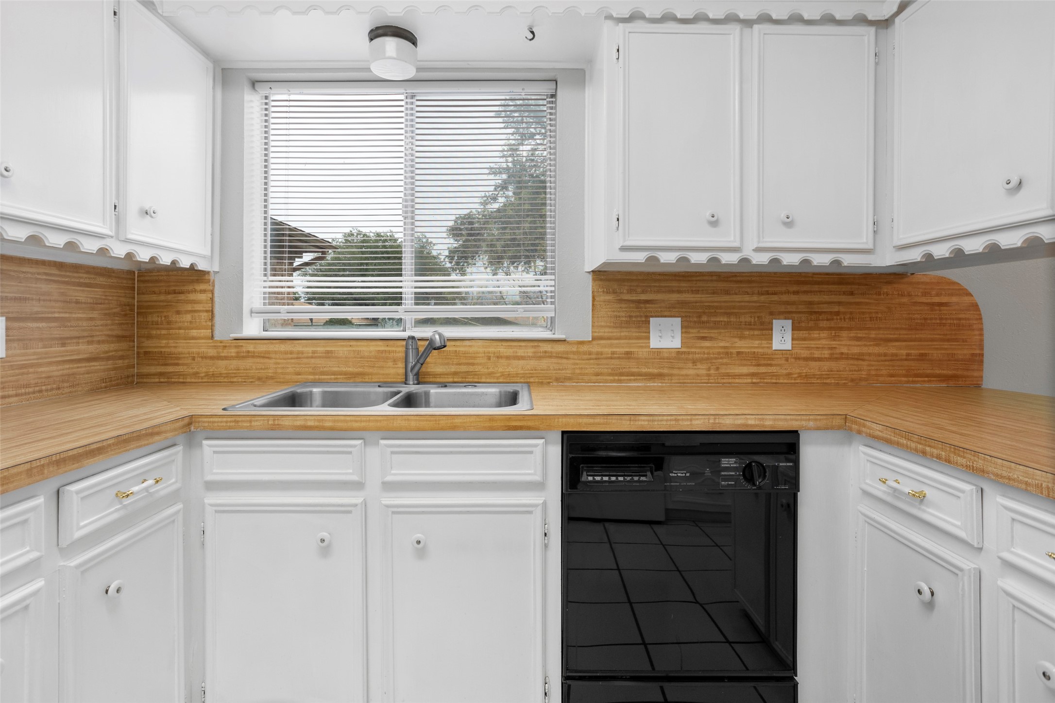 1024 Edgewood Trail Benbrook TX 76126