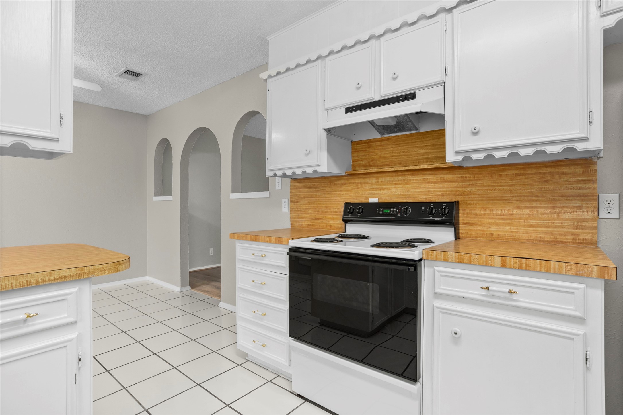 1024 Edgewood Trail Benbrook TX 76126