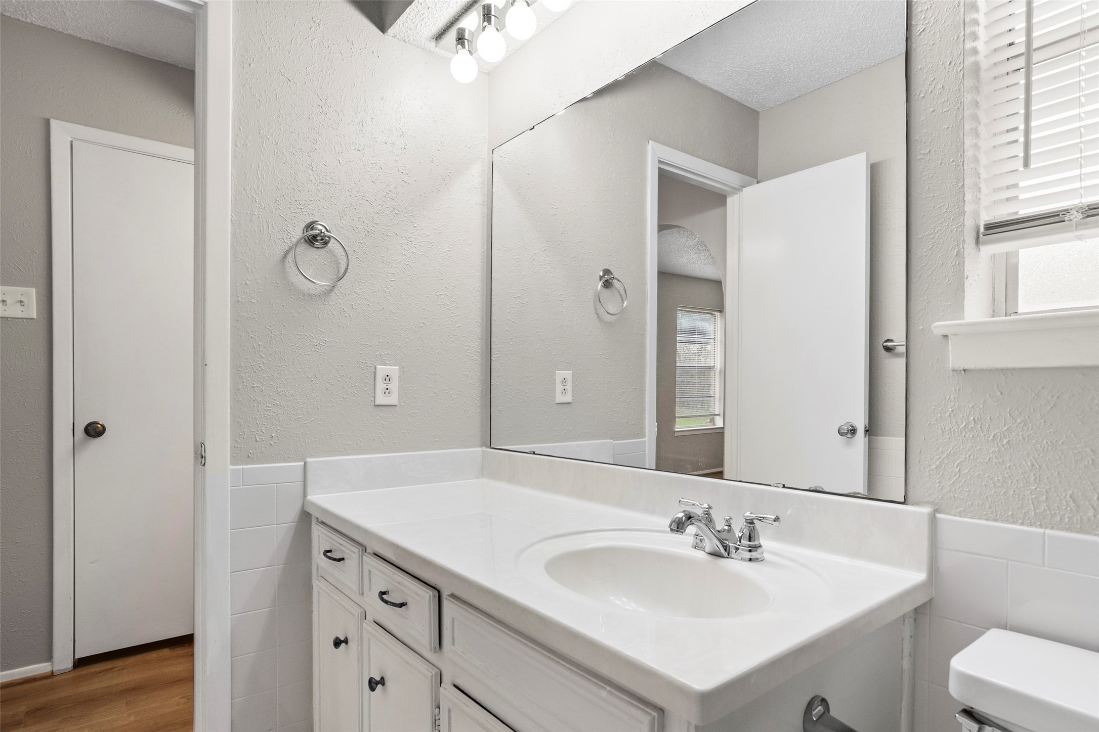 1024 Edgewood Trail Benbrook TX 76126