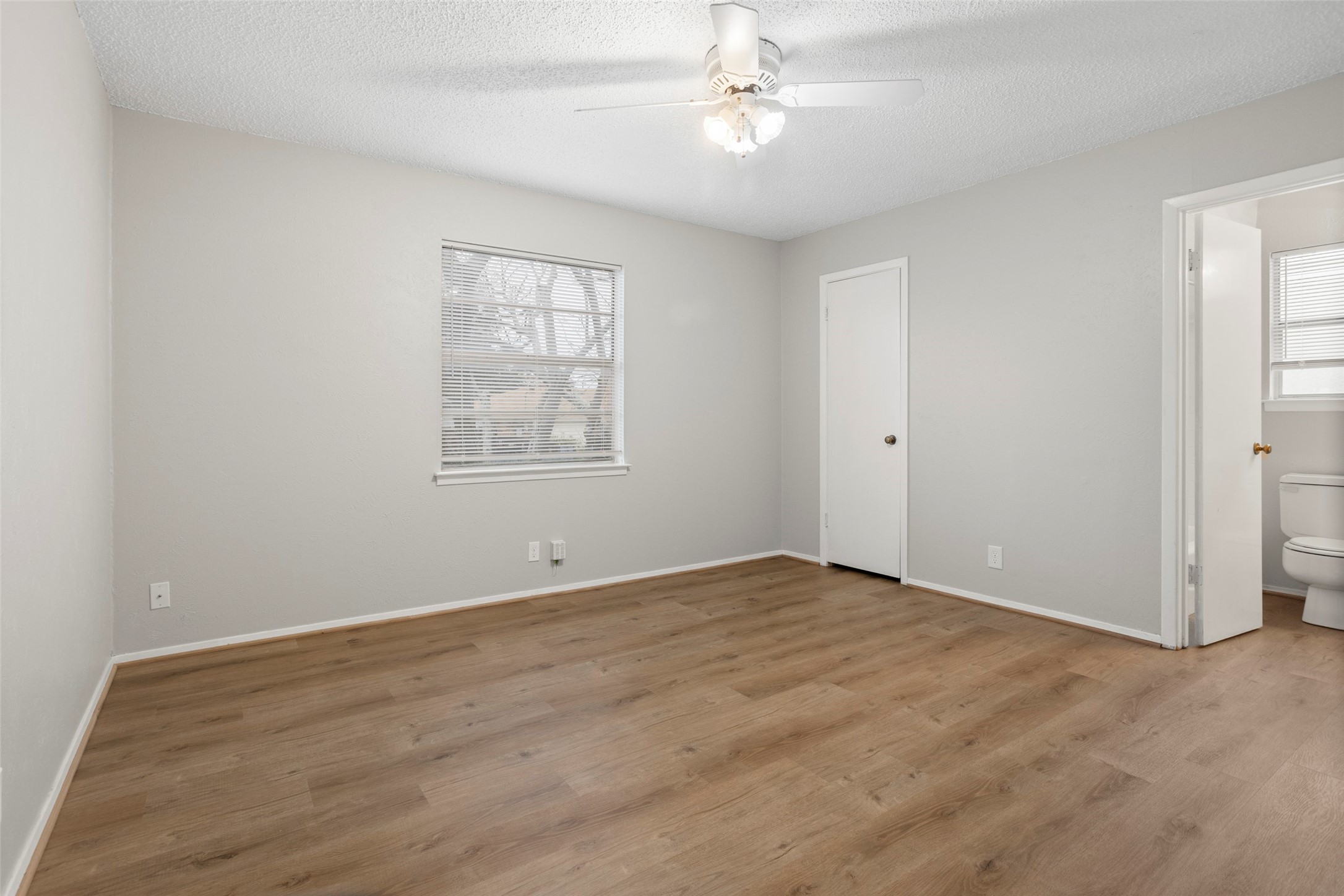 1024 Edgewood Trail Benbrook TX 76126