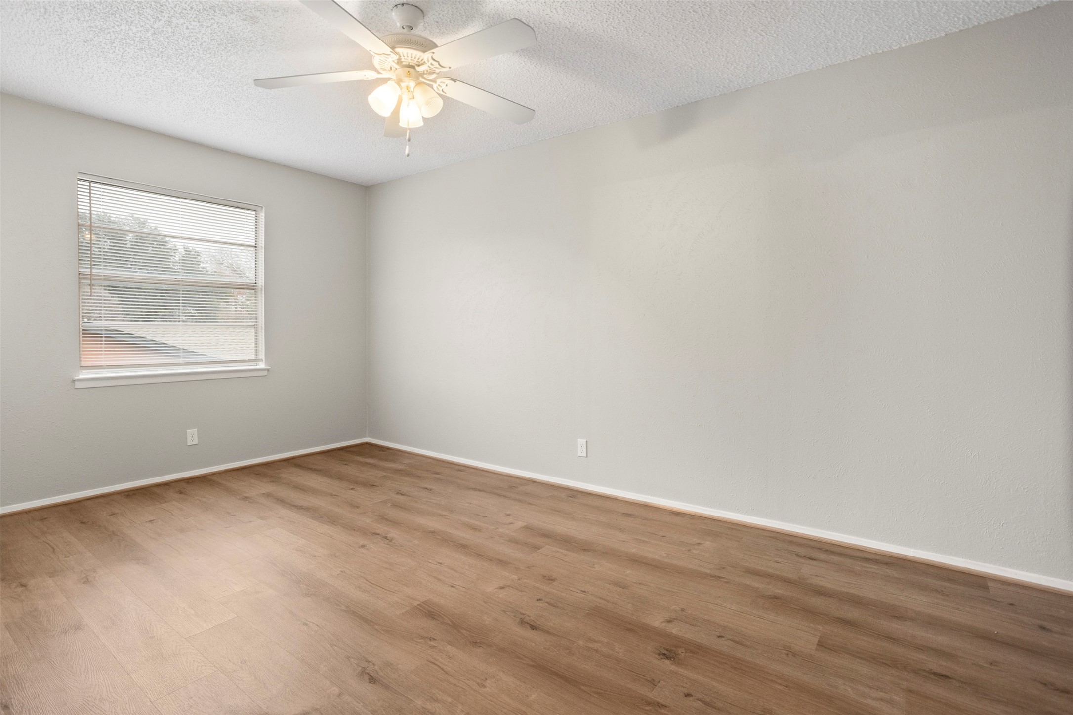 1024 Edgewood Trail Benbrook TX 76126
