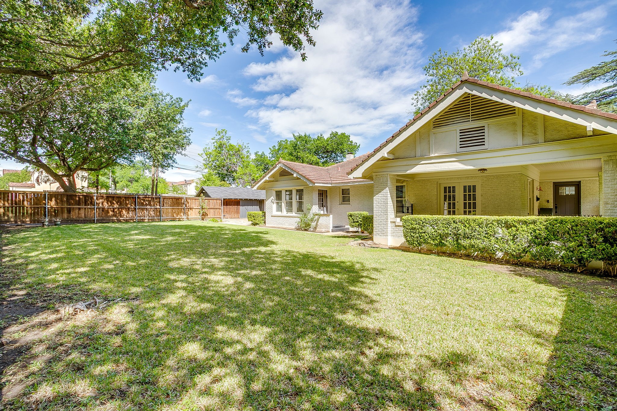 2718 Cockrell Avenue Fort Worth TX 76109