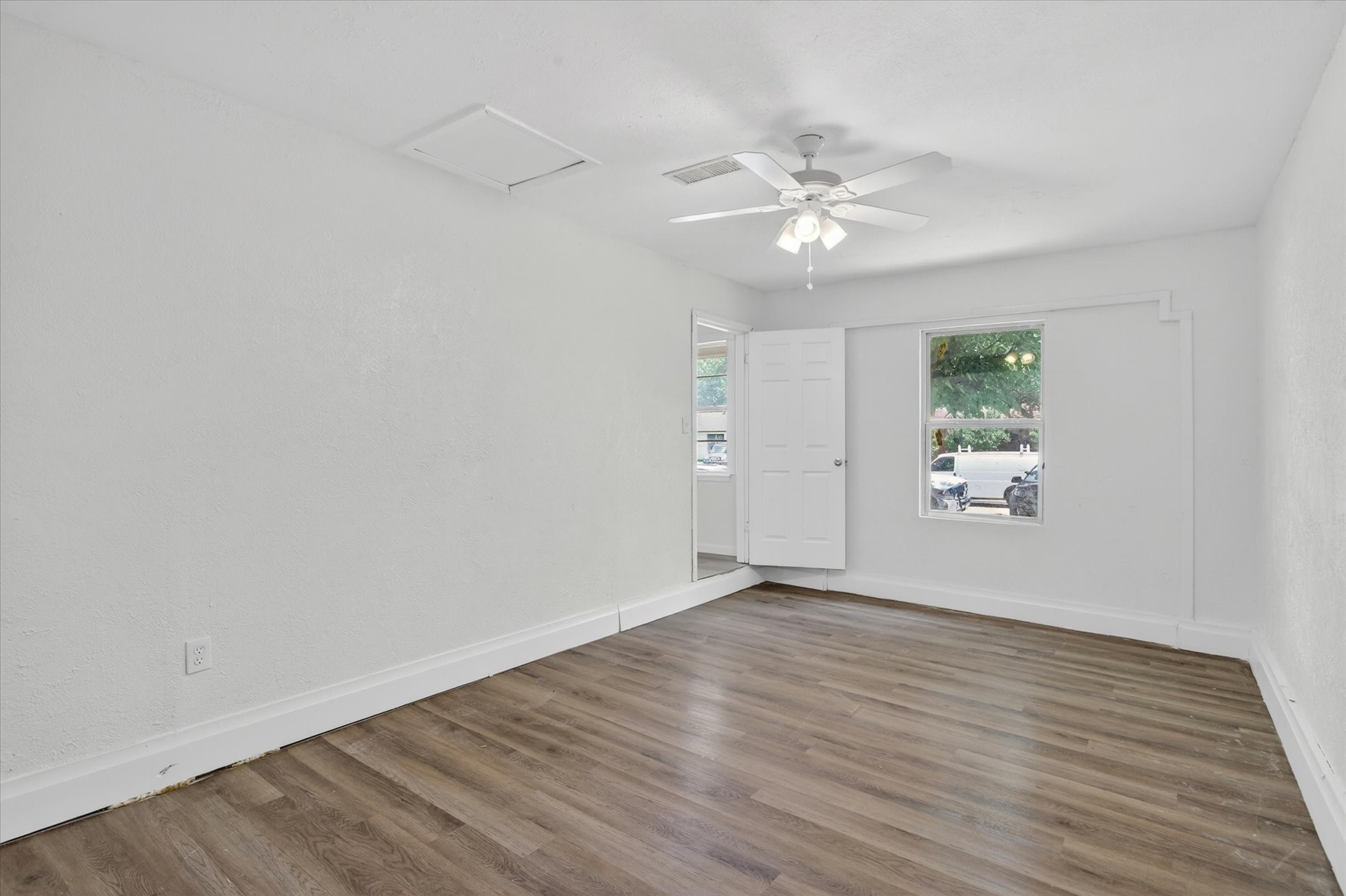 2117 Brookshire Street Arlington TX 76010