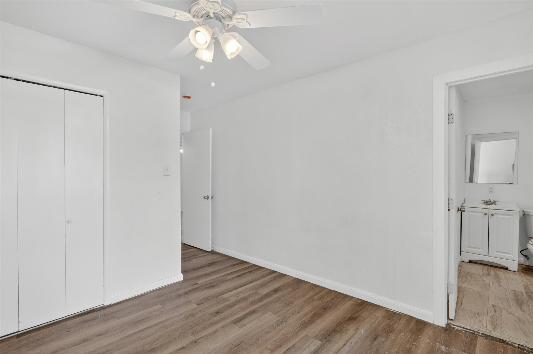 2117 Brookshire Street Arlington TX 76010