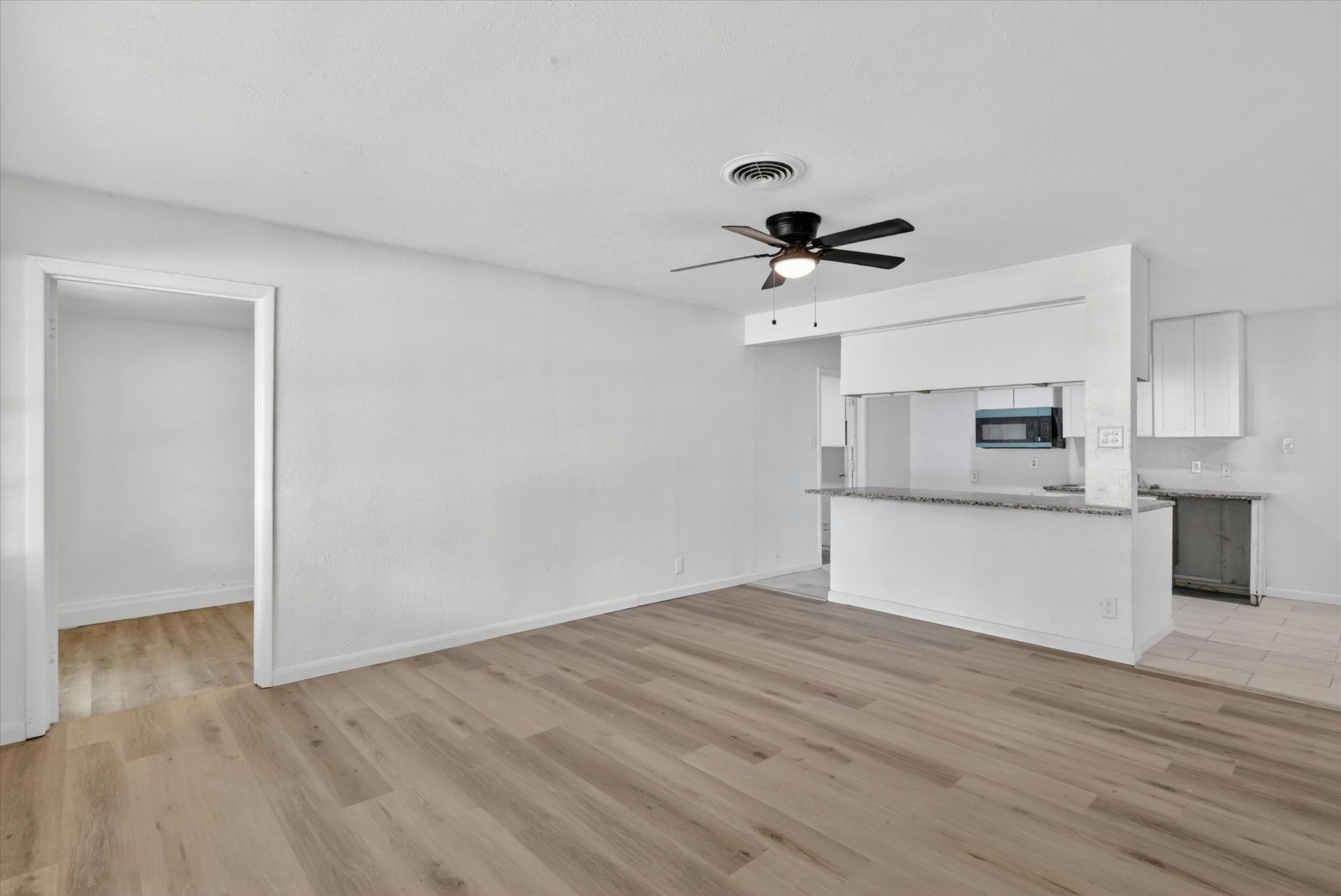 2117 Brookshire Street Arlington TX 76010