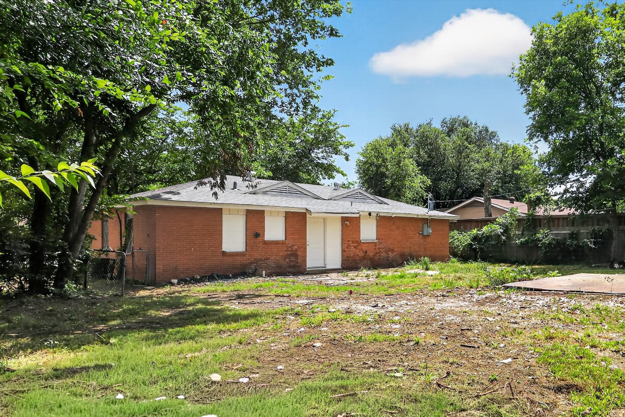 2117 Brookshire Street Arlington TX 76010