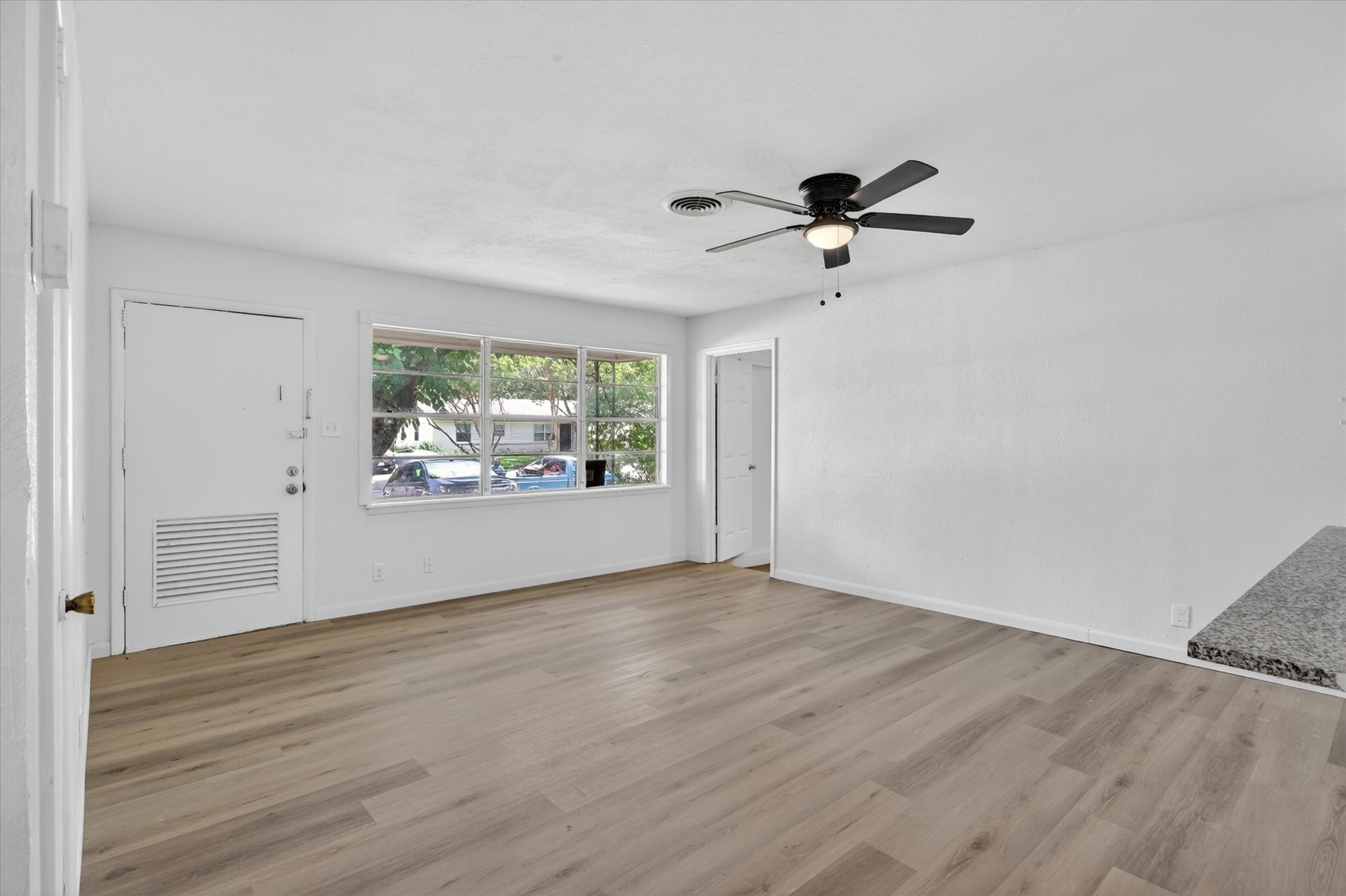 2117 Brookshire Street Arlington TX 76010