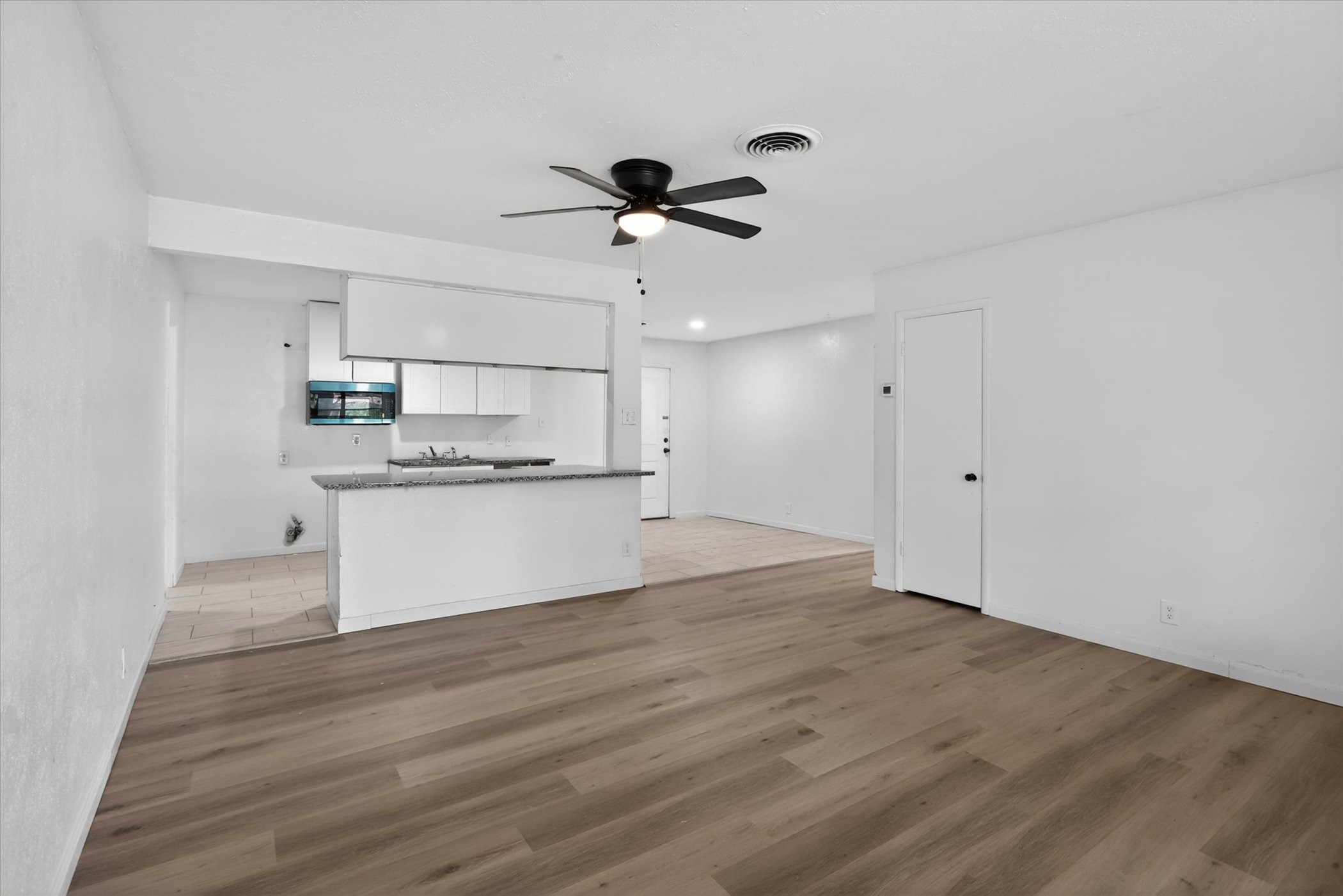 2117 Brookshire Street Arlington TX 76010