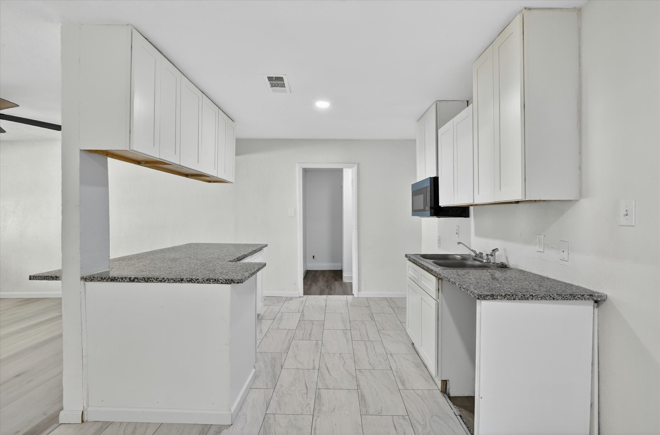 2117 Brookshire Street Arlington TX 76010