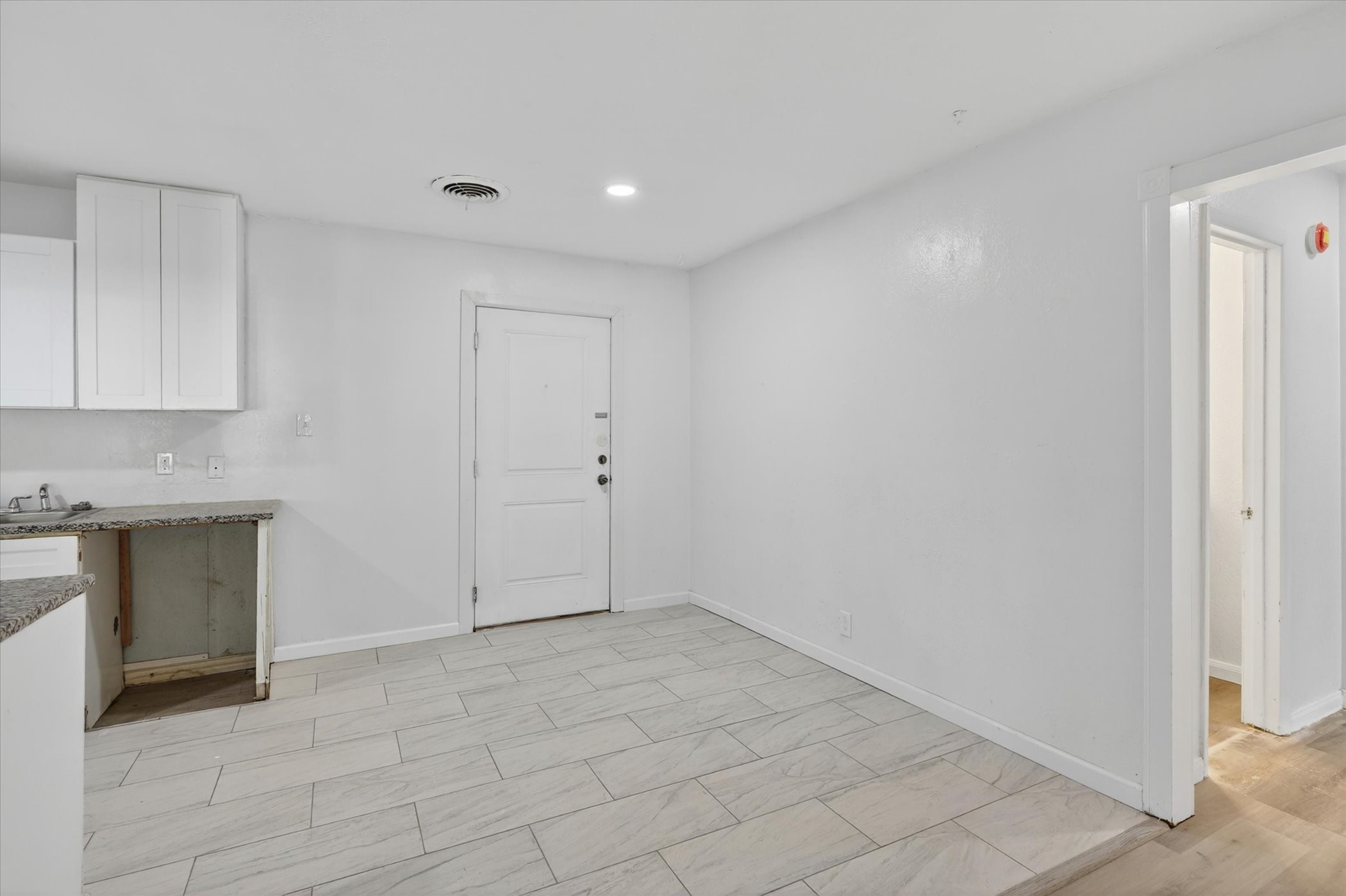 2117 Brookshire Street Arlington TX 76010